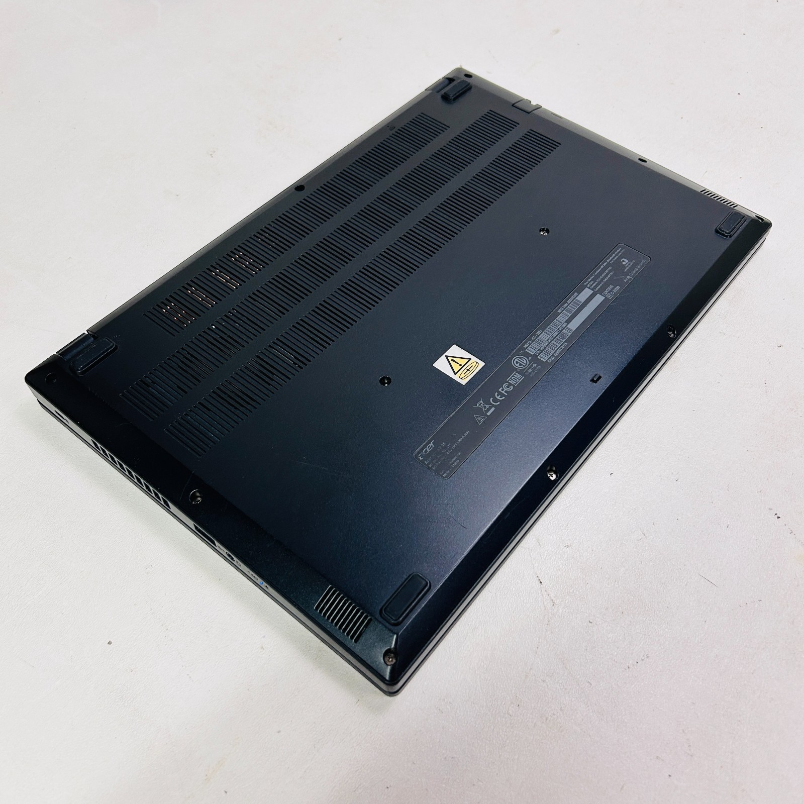 READ Acer Nitro V 15 ANV15-51-532J 15.6 Gaming Notebook FHD i5-13420H 8/512 GB