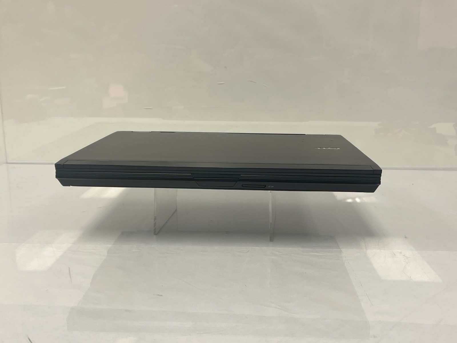 Dell Latitude E6400 14.1″ Intel C2D P8700 2.53GHz NO Ram NO HDD FOR PARTS