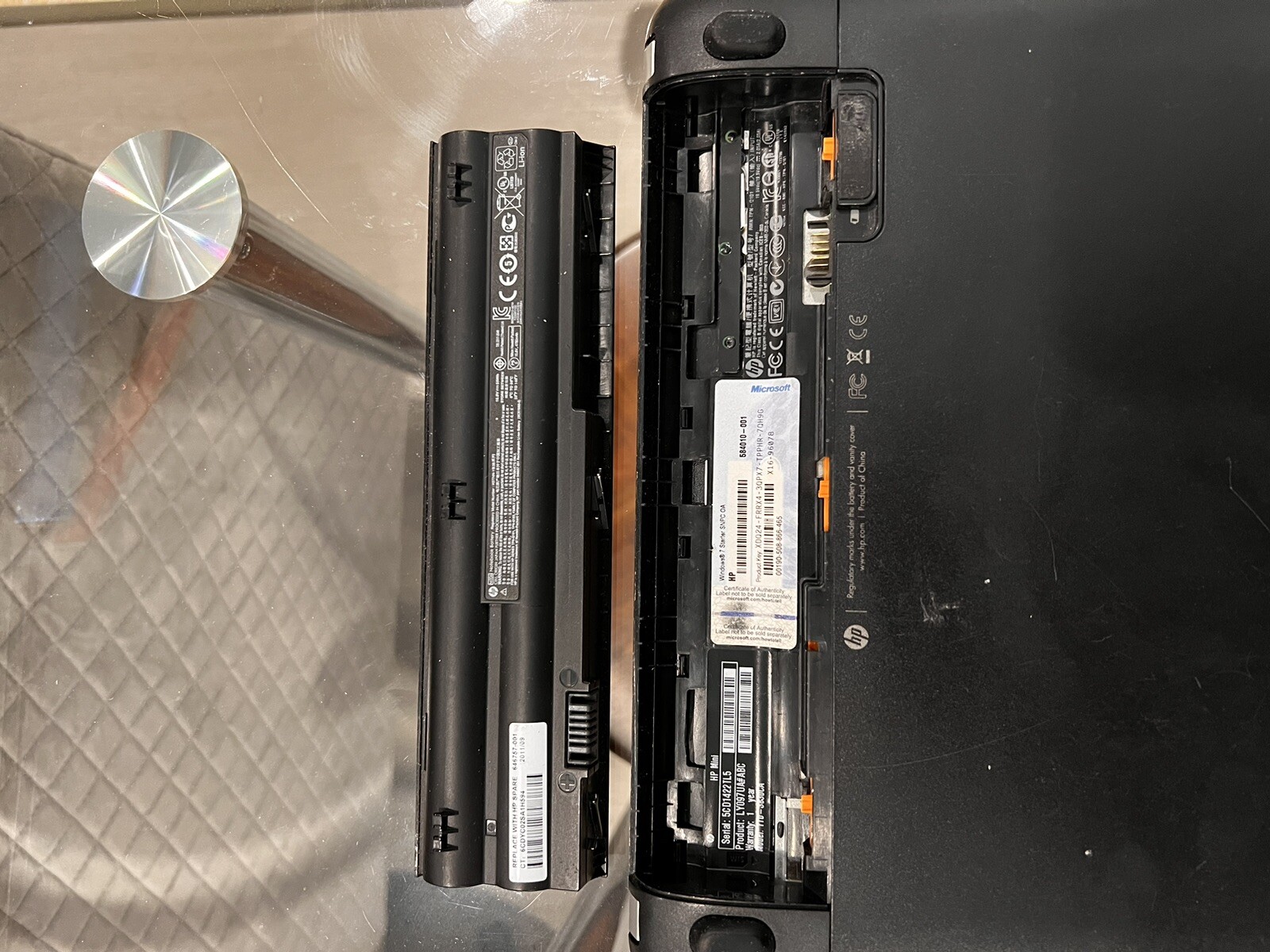 HP Mini 110-3830CA 10.1″ Atom N455 Windows 7 Starter FOR PARTS AS IS !