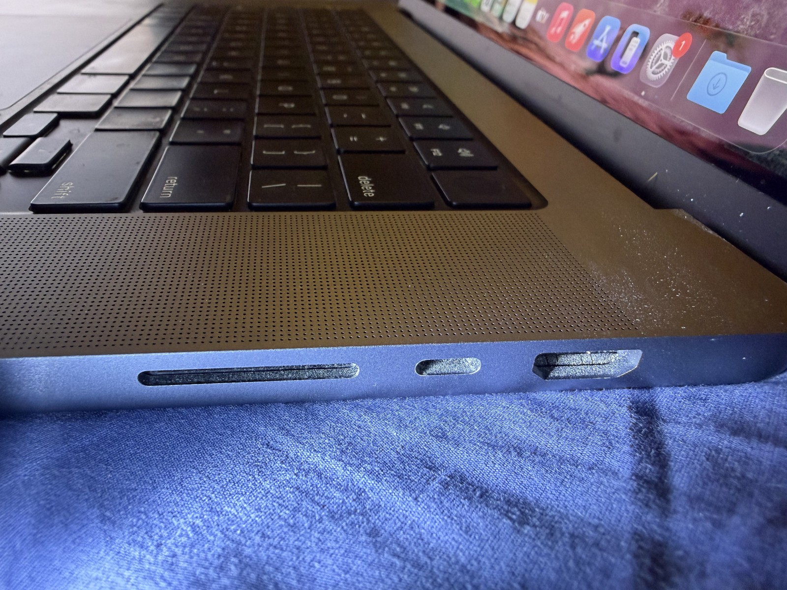 Apple MacBook Pro (2021) 16″ M1 Pro 16GB RAM 512GB SSD Space Grey – Excelent