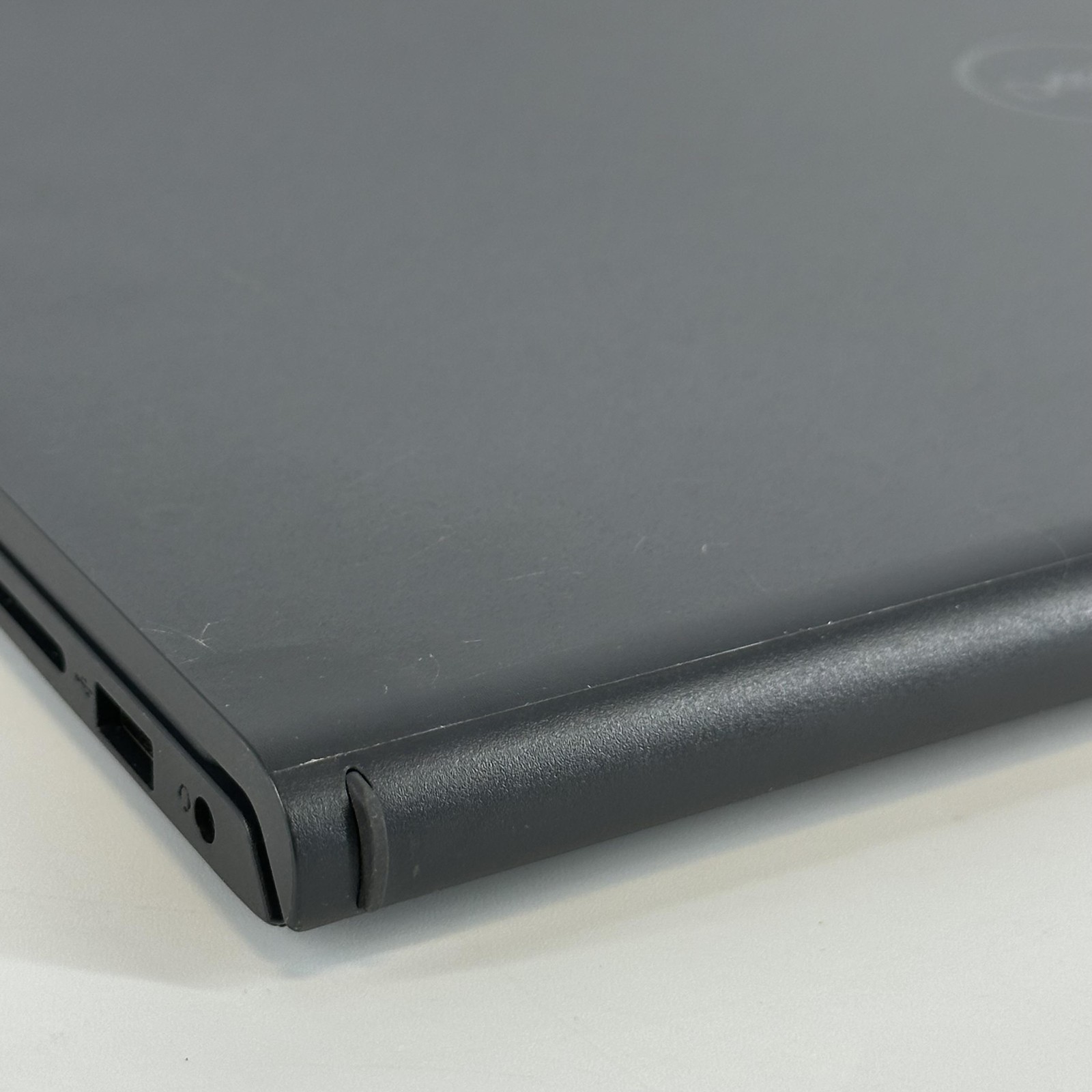 Dell Inspiron 3520 15.6 Black FHD 1.3 GHz i5-1235U 16GB RAM 512GB SSD Good