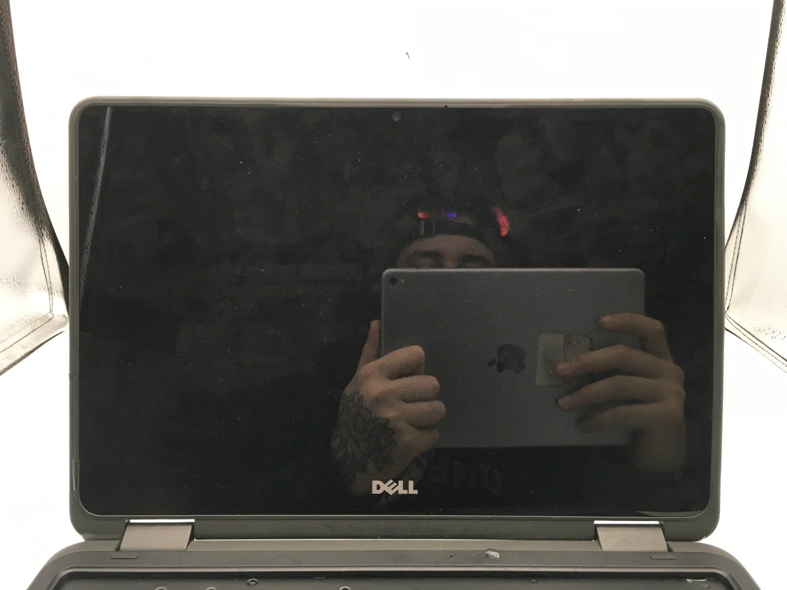 DELL LATITUDE 3189 – FOR PARTS – INTEL PENTIUM – 4GB RAM – 11″ – READ DESC – BB