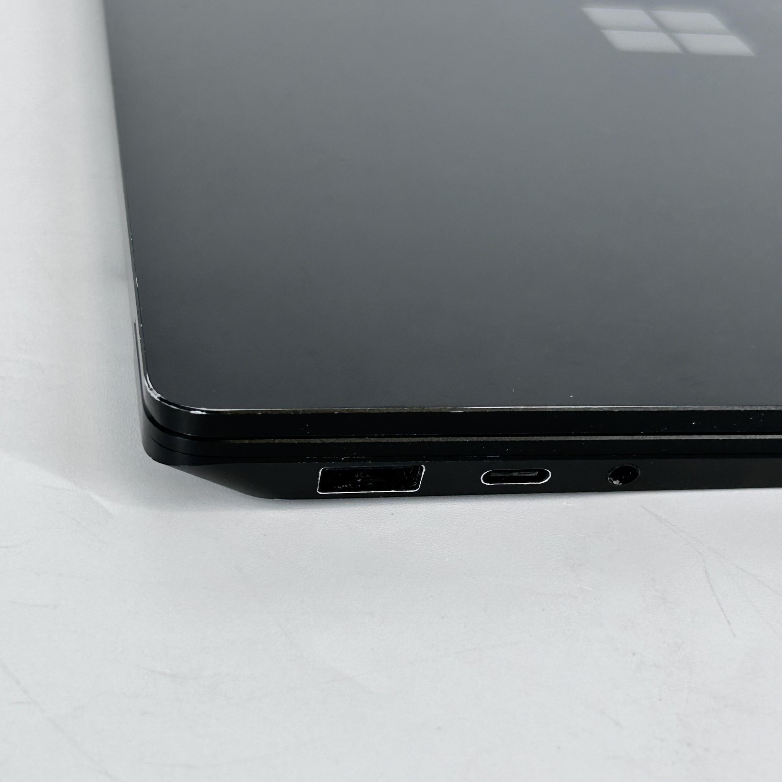 Microsoft Surface Laptop 5 13.5 2K TOUCH 2.7 GHz i7-1265U 16GB 512GB – GOOD