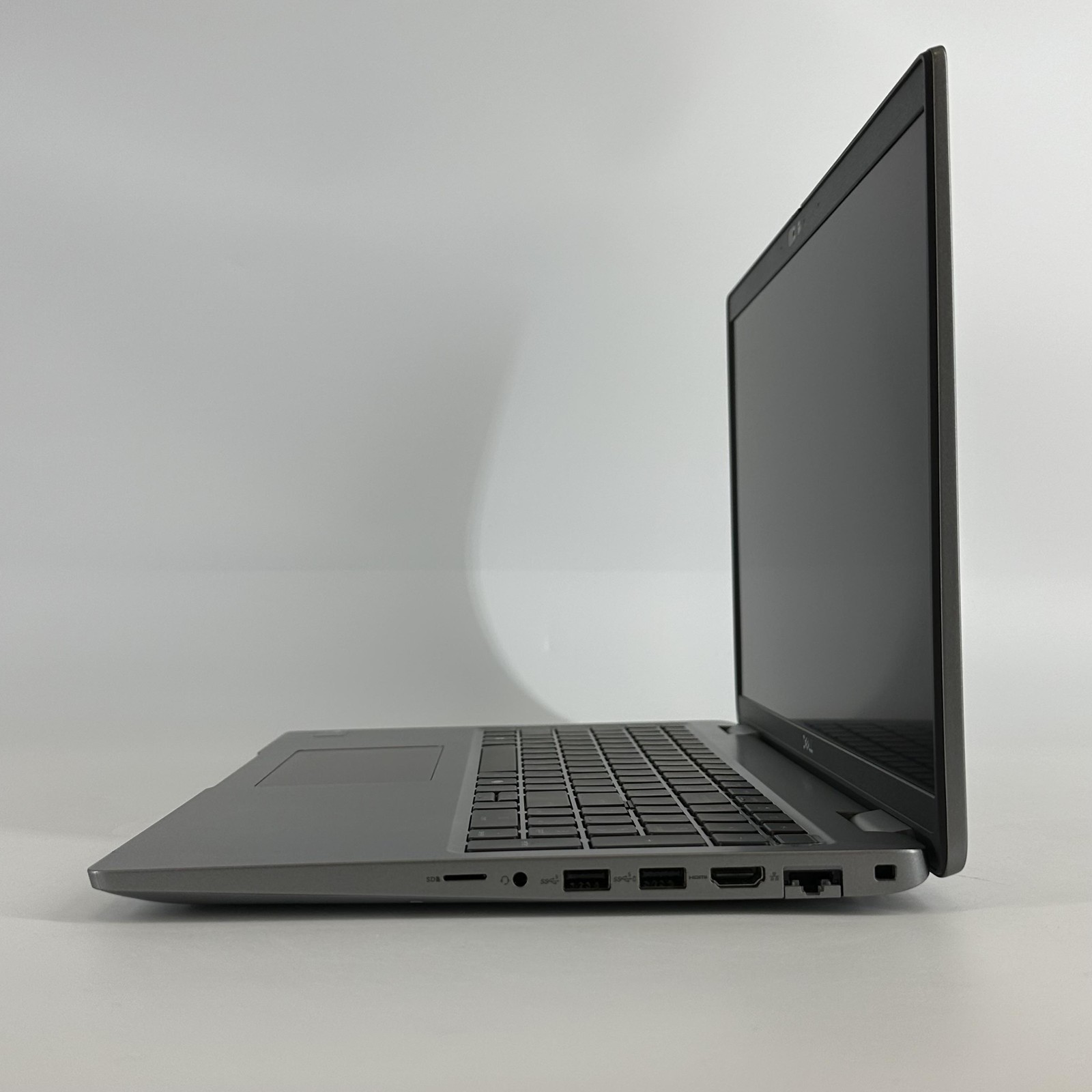 Dell Latitude 5550 15.6 FHD TOUCH Ultra 7 165U 16GB 512GB Camera Lens Split