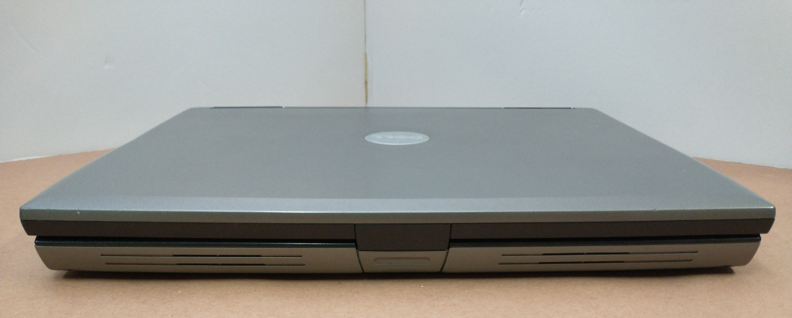 Debian12 Dell Latitude D520 – 15″ LCD/1.83GHz/4GB RAM/1TBGB HDD/SERIAL/Bluetooth