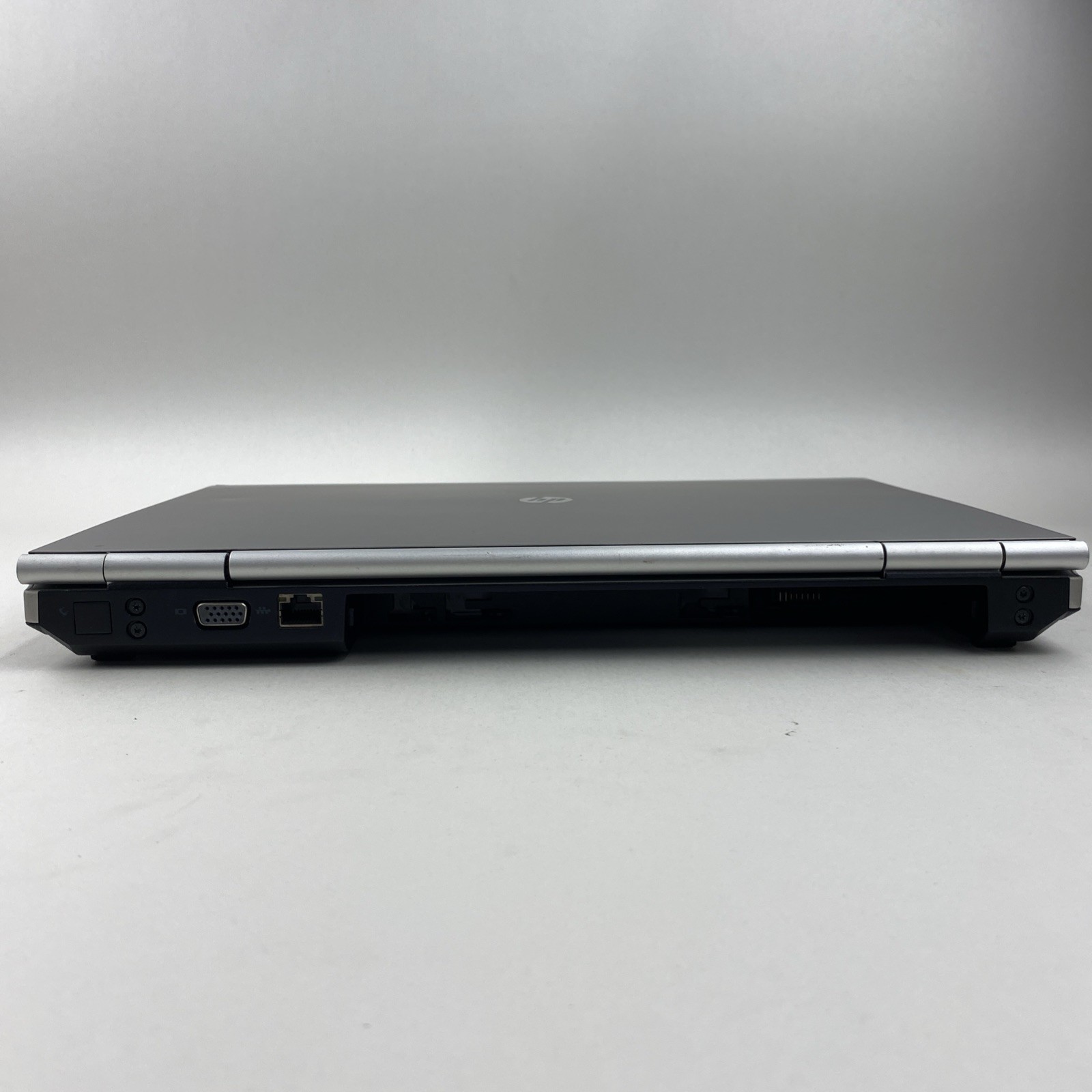 HP EliteBook 8460p Core i5-2450M 2.50GHz 4GB RAM 14.0″ No Battery No HDD No OS