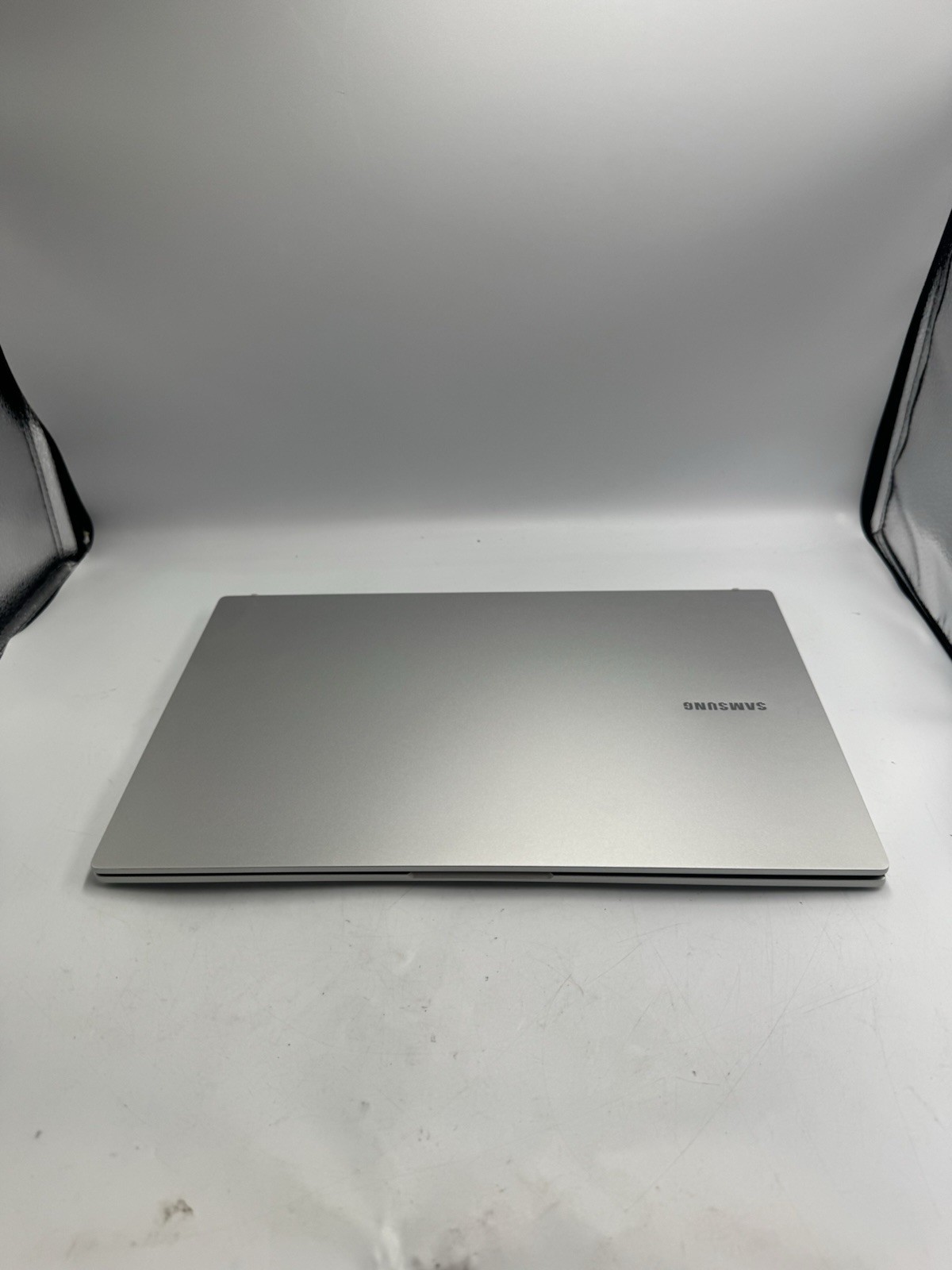 Samsung Galaxy Book3 15.6 i7-1355U 16GB 512GB Windows 11 Used 100% Battery