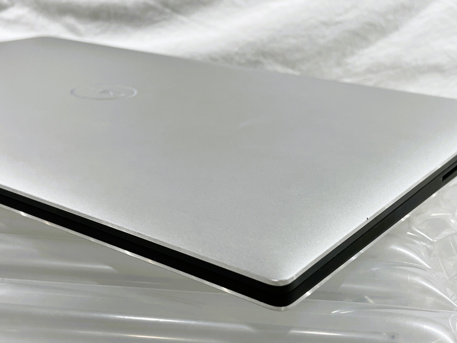 Dell XPS 15 7590 4K TOUCH ✔i9-9980HK ✔32GB RAM ✔2TB SSD✔ Grade A