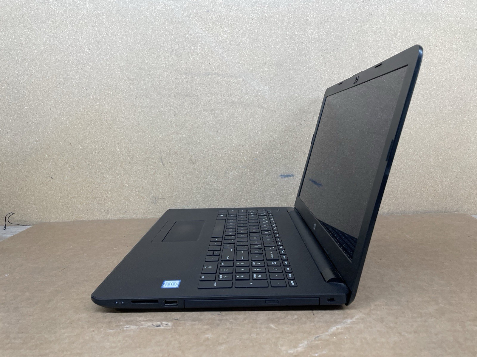HP NOTEBOOK 15-bs113dx, i3-8130U@2.20GHZ, 8GB RAM, 256GB SSD, Win 11, TOUCH