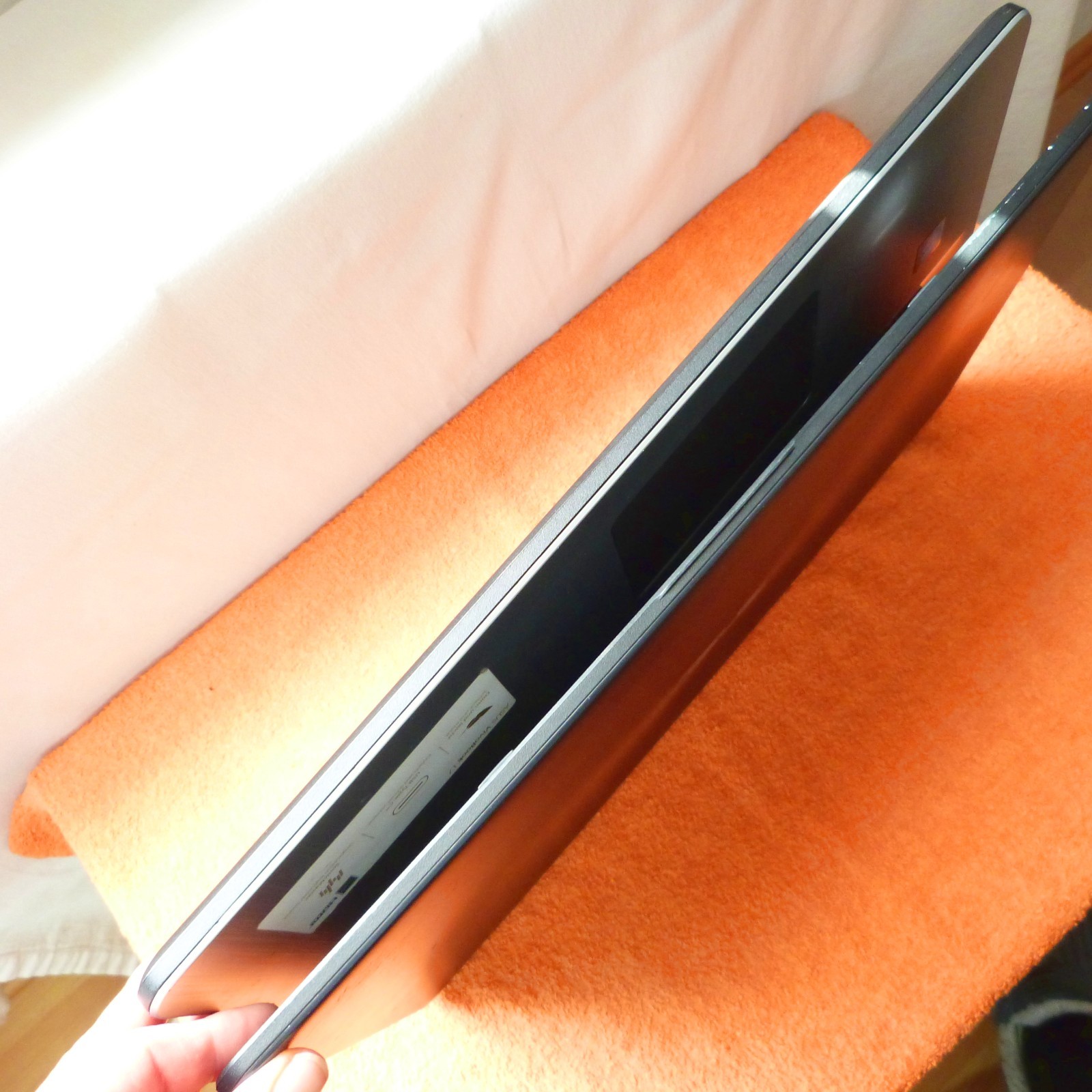 Asus F705 Vivobook UltraBook 17″ l SSD Windows 11 l Harman SOUND INTEL GOLD
