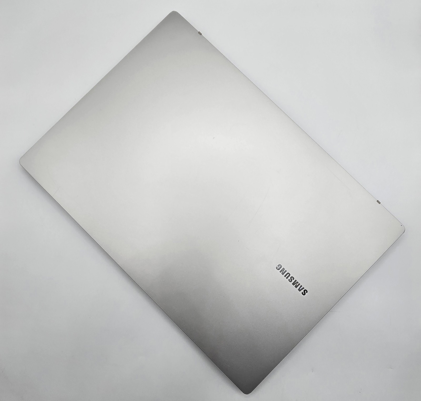 Samsung NP340Xla Snapdragon 7c Gen 2 @2.55Ghz 4Gb 128Gb Storage Window 11