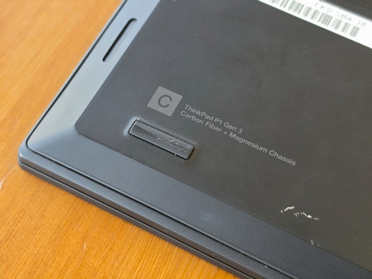 Lenovo ThinkPad P1 Gen 3 Xeon W-10855M 16GB 15.6″ FHD 1920×1080 NVIDIA T2000