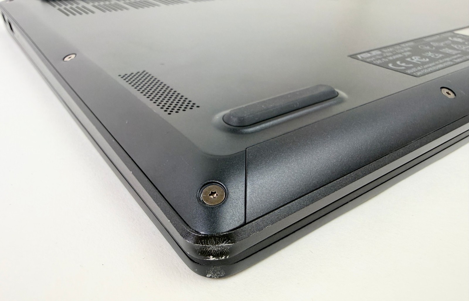 Asus VivoBook S14 M5406WA-IB96 14″ 2880×1800 Ryzen AI9 365 32GB RAM 1TB W11 Dent