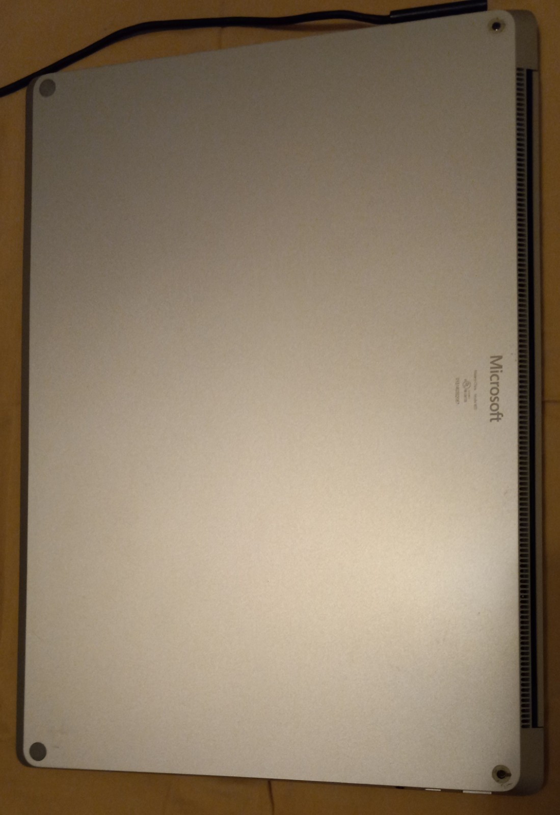 Microsoft Surface Laptop 3 15″/i5-1035G7, 1.2ghz/8GBram 256GB SSD -2 issues**
