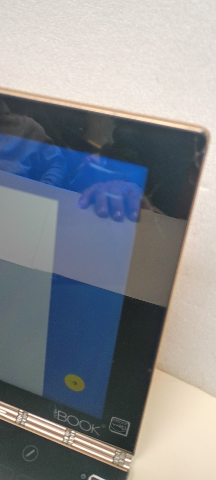 Lenovo Yoga Book YB1-X90F 10.1″ PARTS/REPAIR BROKEN SCREEN BROKEN PARTS AS IS