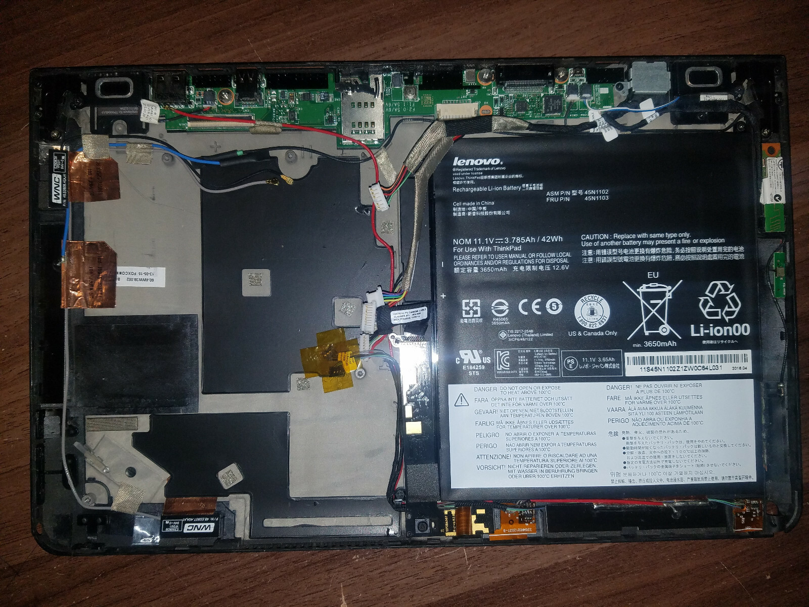 Lenovo ThinkPad Helix Gen 1 -11.6″ Ultrabook Back cover with all Accessories