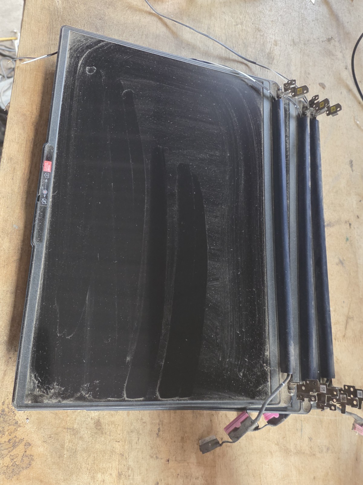 Lenovo IdeaPad 16IRU9 16″ Top Screen Assy Lot Of 4 Parts