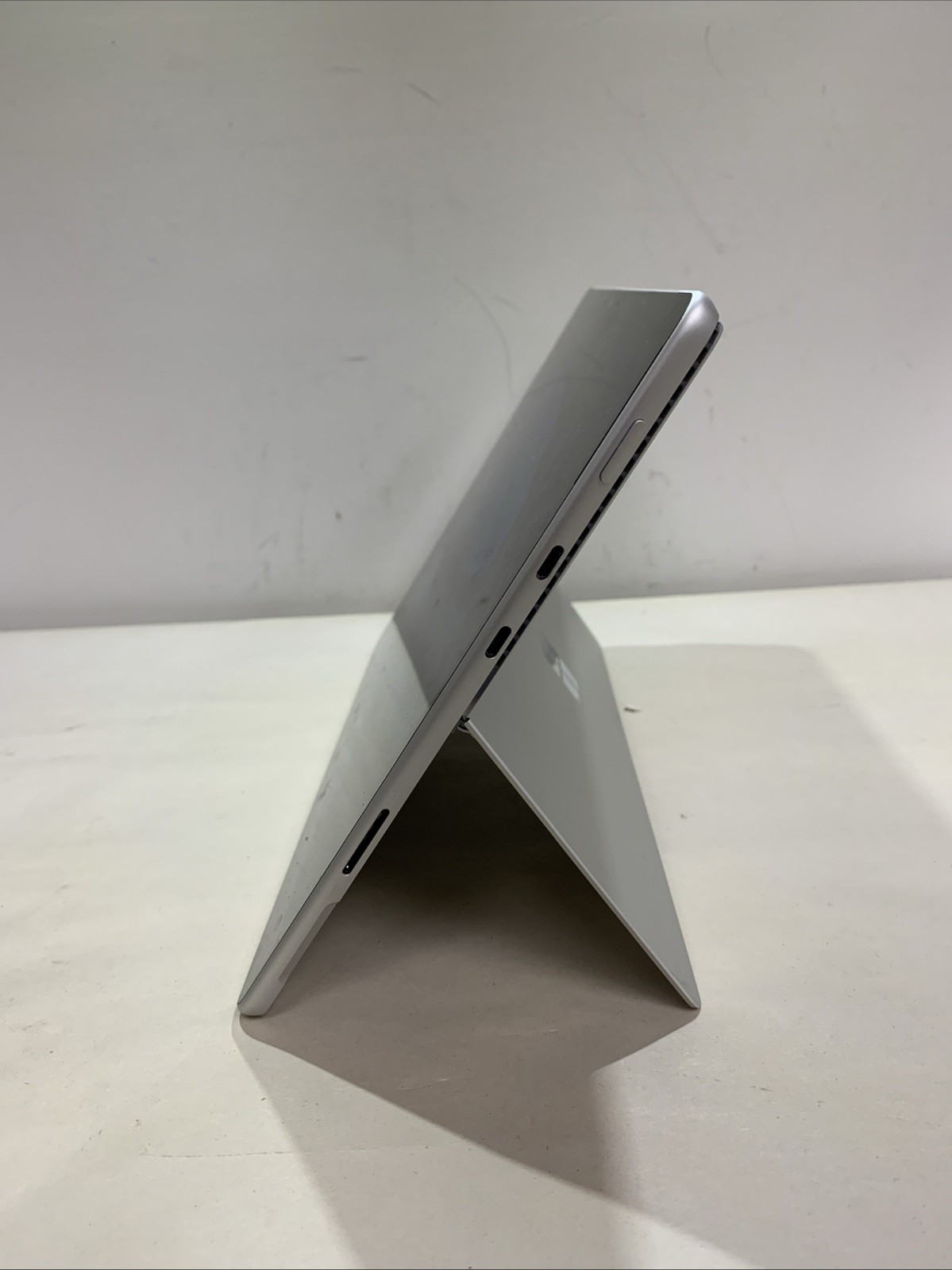 Microsoft Surface Pro 8 i5-1145G7 8GB RAM 128GB SSD Win11 Pro | READ DESCRIPTION