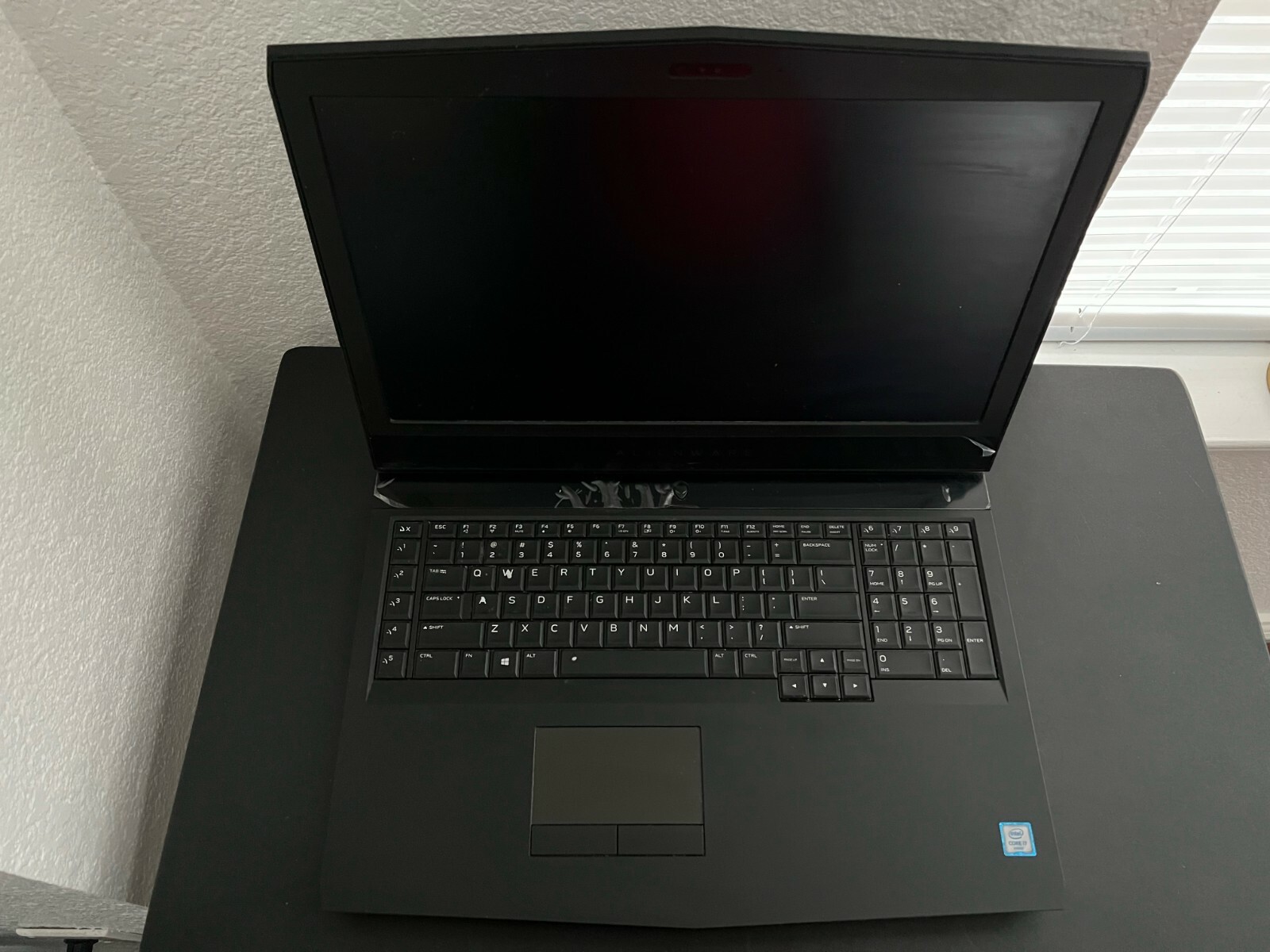 Alienware 17 R4 i7-6700 HQ 16GB GTX 1070 256GB + 1TB Storage (READ DESCRIPTION!)
