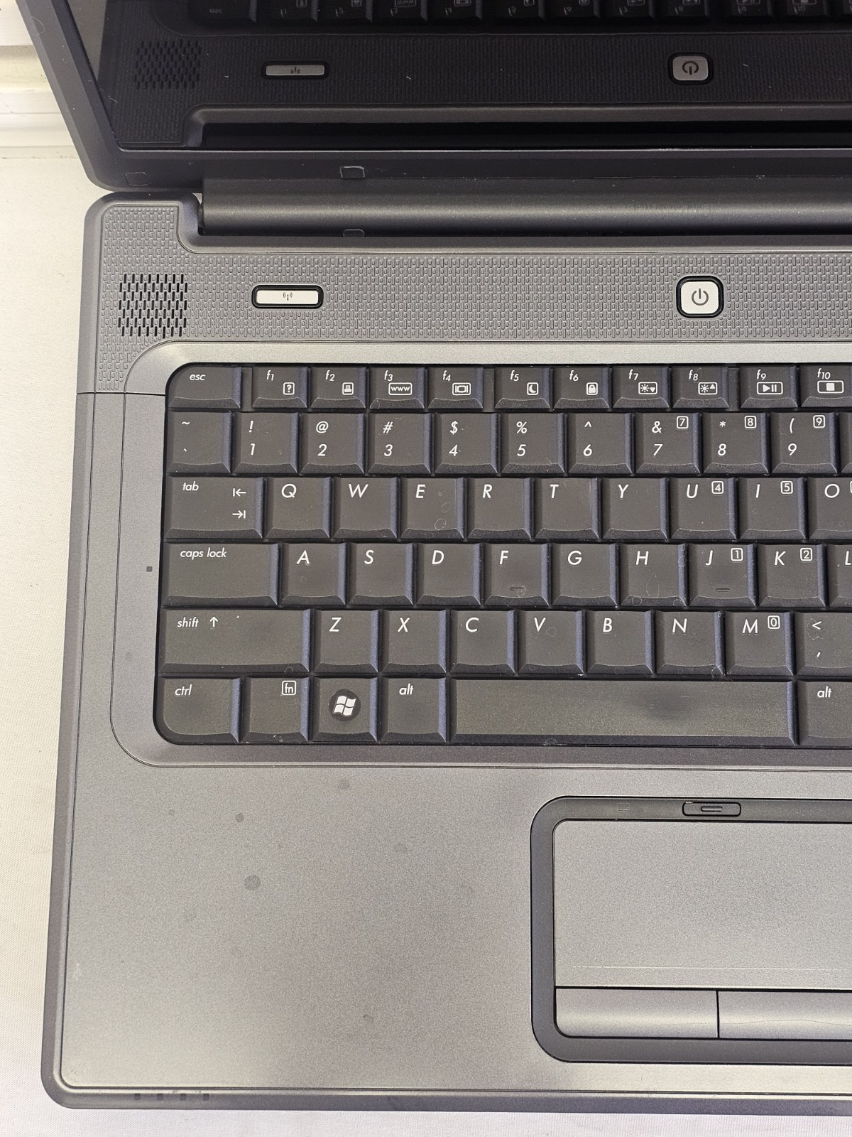 Compaq HSTNN-C17C Laptop – Intel Pentium T2330 – 1GB RAM – 120GB HDD Windows 10