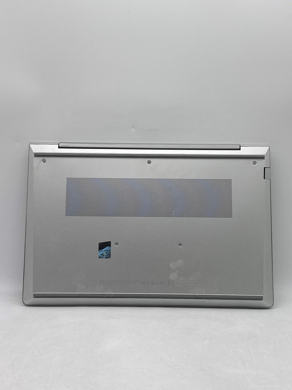 HP EliteBook 640 G10 14.0″ Touch Core i5-1335U 256GB SSD 8GB RAM- Screen Marks
