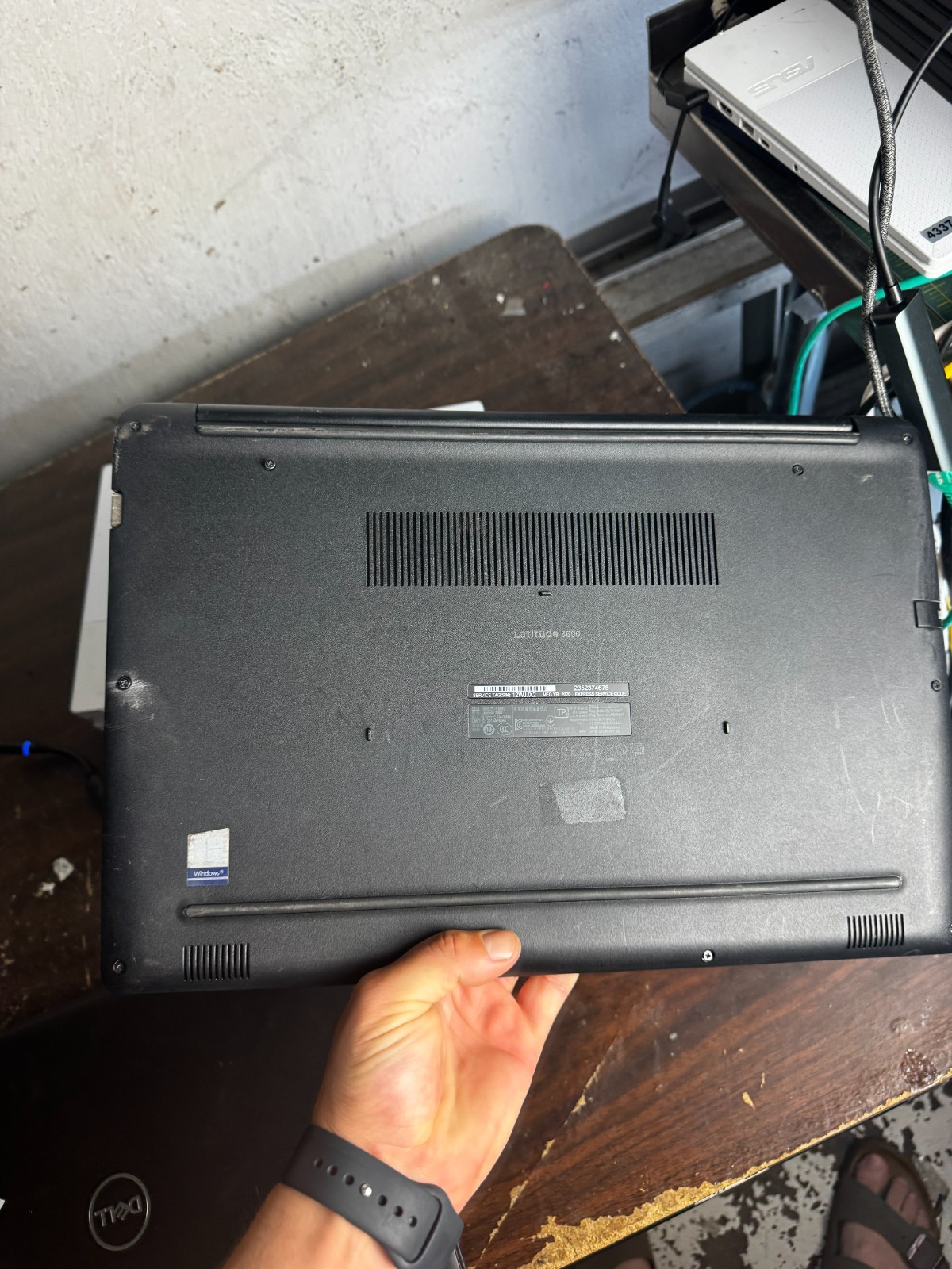 Dell Latitude 3500 Core I7-8565U 8GB RAM Laptop for Parts/Repair #6482