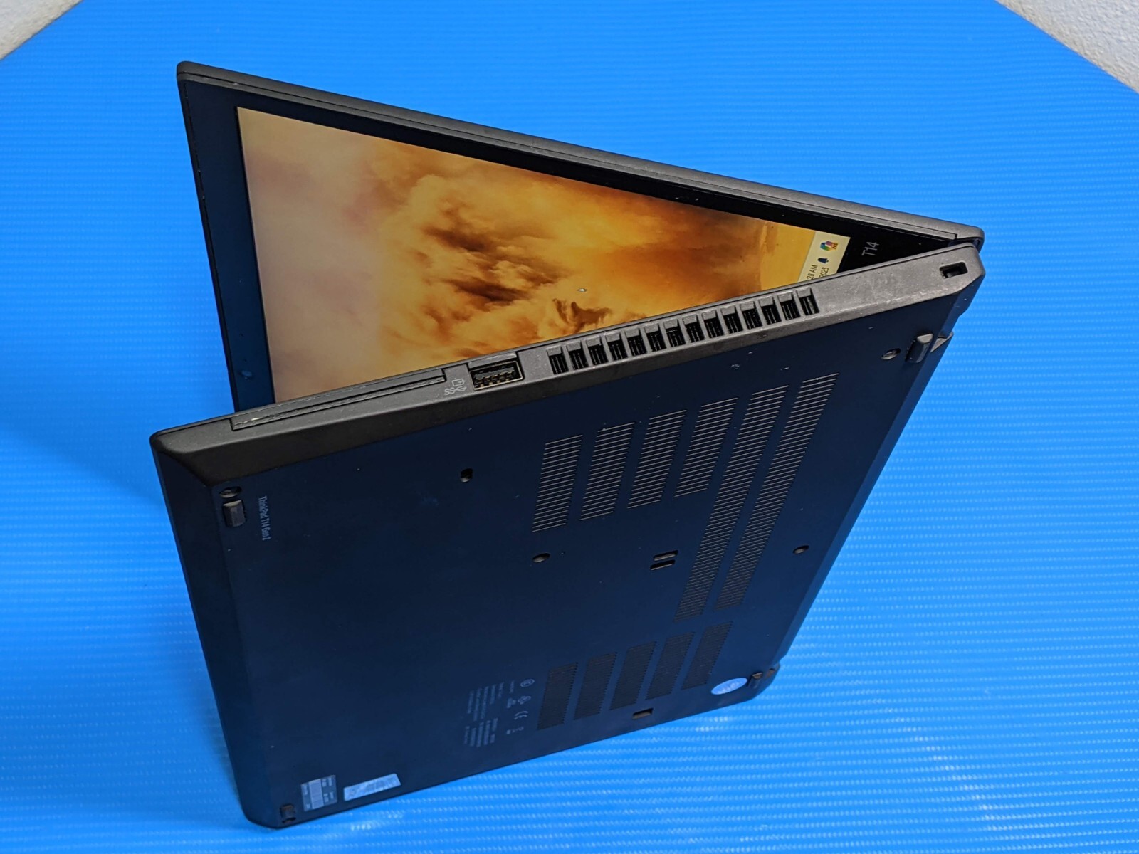 Lenovo ThinkPad T14 Gen 2i 14″FHD vPro i7-1185G7 3GHz 16GB 256GB 96t +Charger