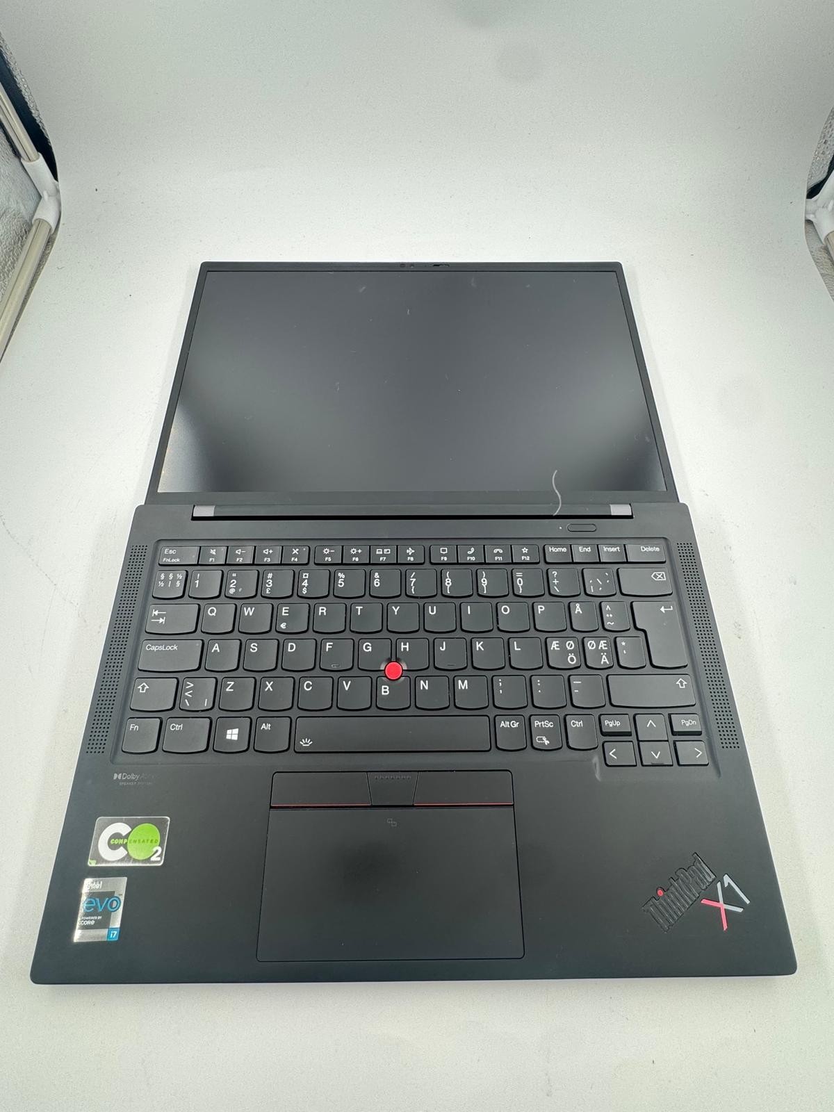Lenovo ThinkPad X1 Carbon G9 14″ (512GB SSD, Intel Core i7-1185G7, 3.00GHz, 16GB