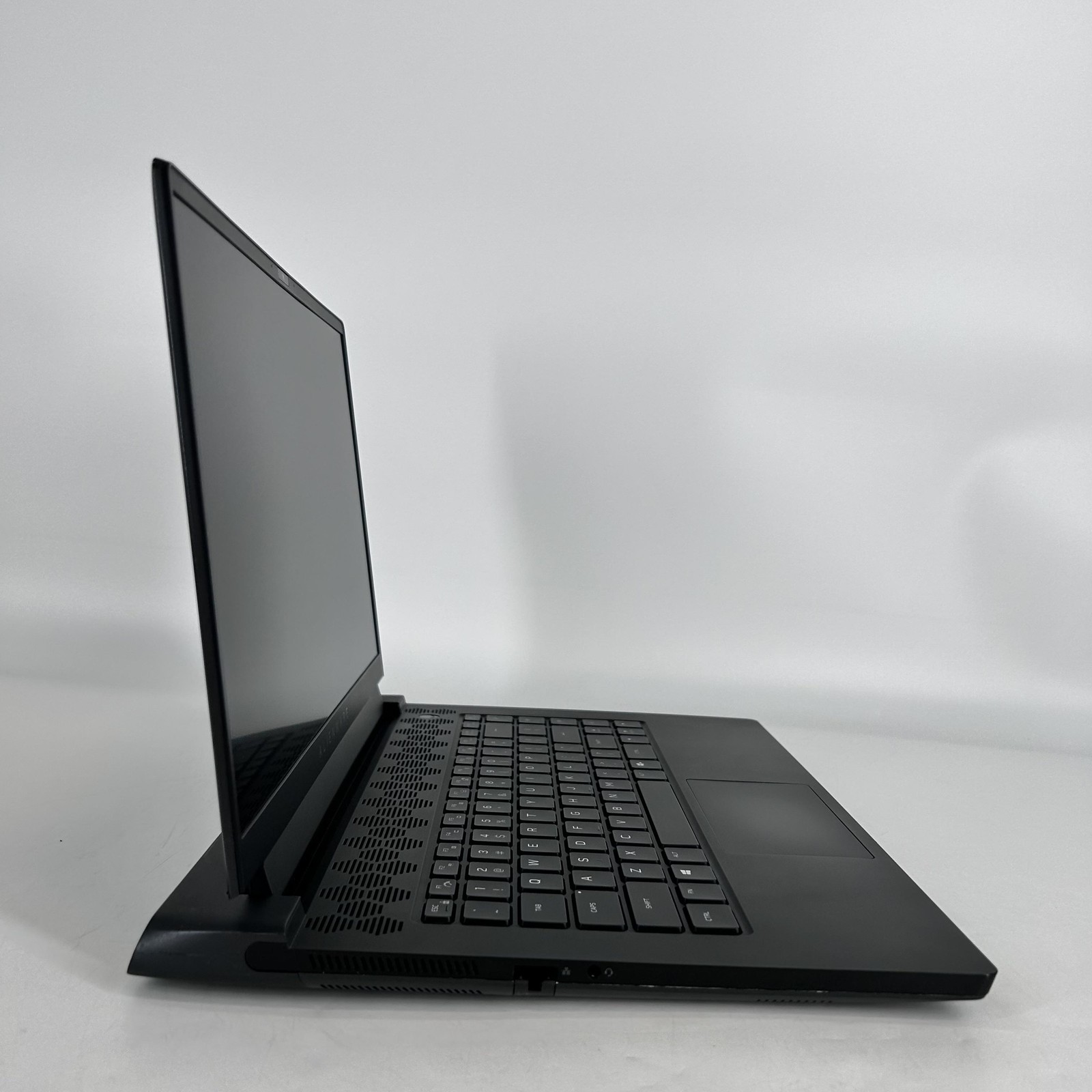Dell Alienware m15 R5 165Hz FHD 3.2 GHz Ryzen 7 5800H 32GB 1TB SSD RTX 3060 Good