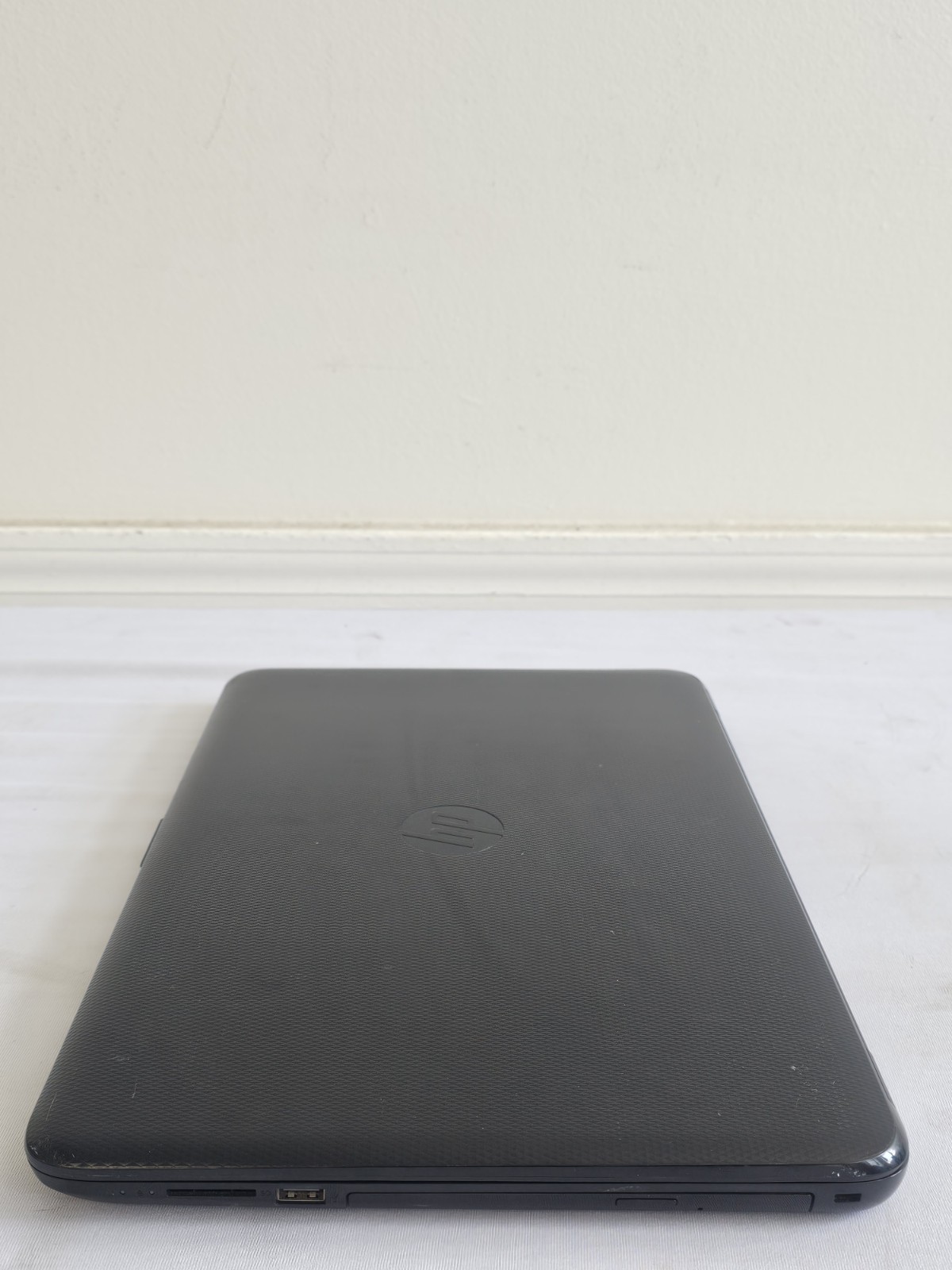 HP 15-ac121dx Laptop – Intel i3-5010u – 6GB RAM – 1TB HDD – BAD BATT Windows 10
