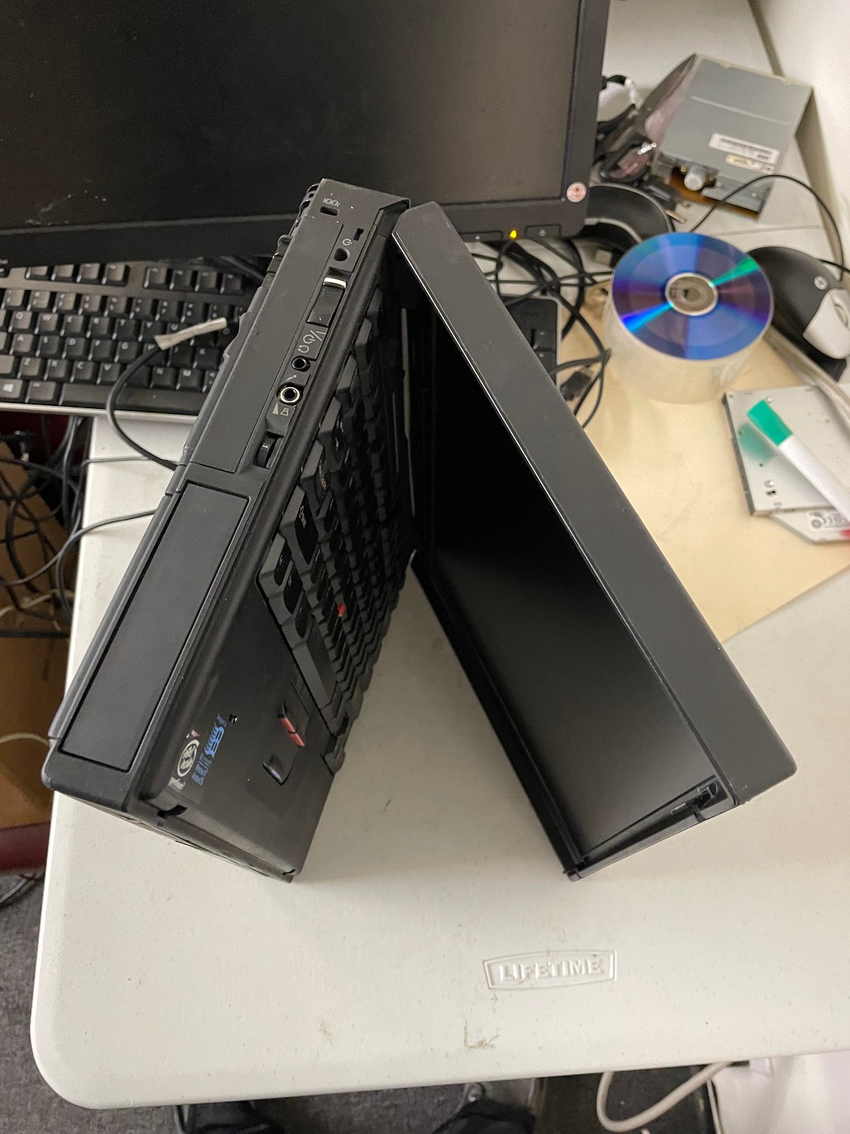 VINTAGE IBM THINKPAD 770 With OS/2 Warp Verion 3 Installed