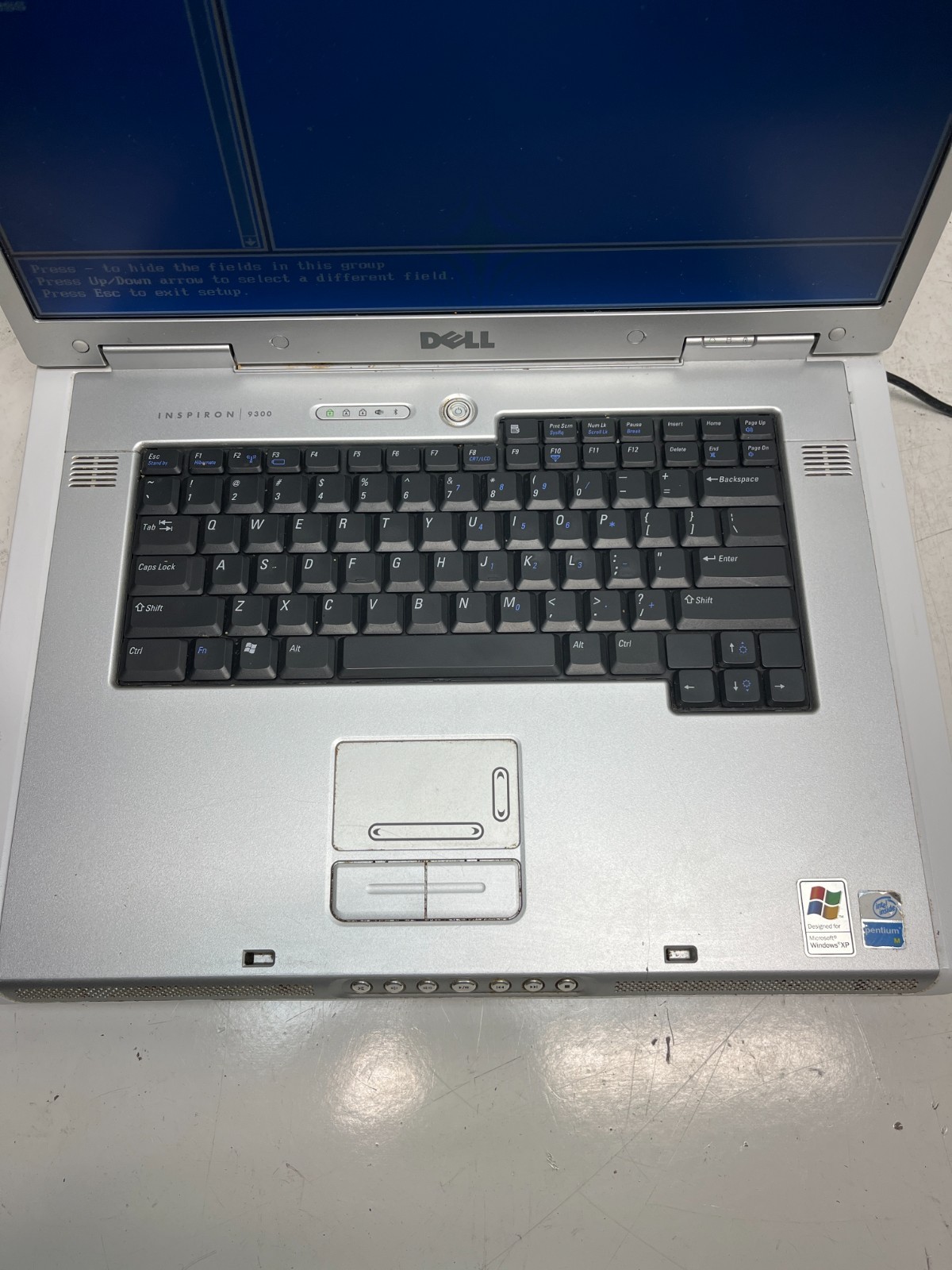 Dell Inspiron 9300 Intel Pentium M 800 MHz 512MB NO HDD