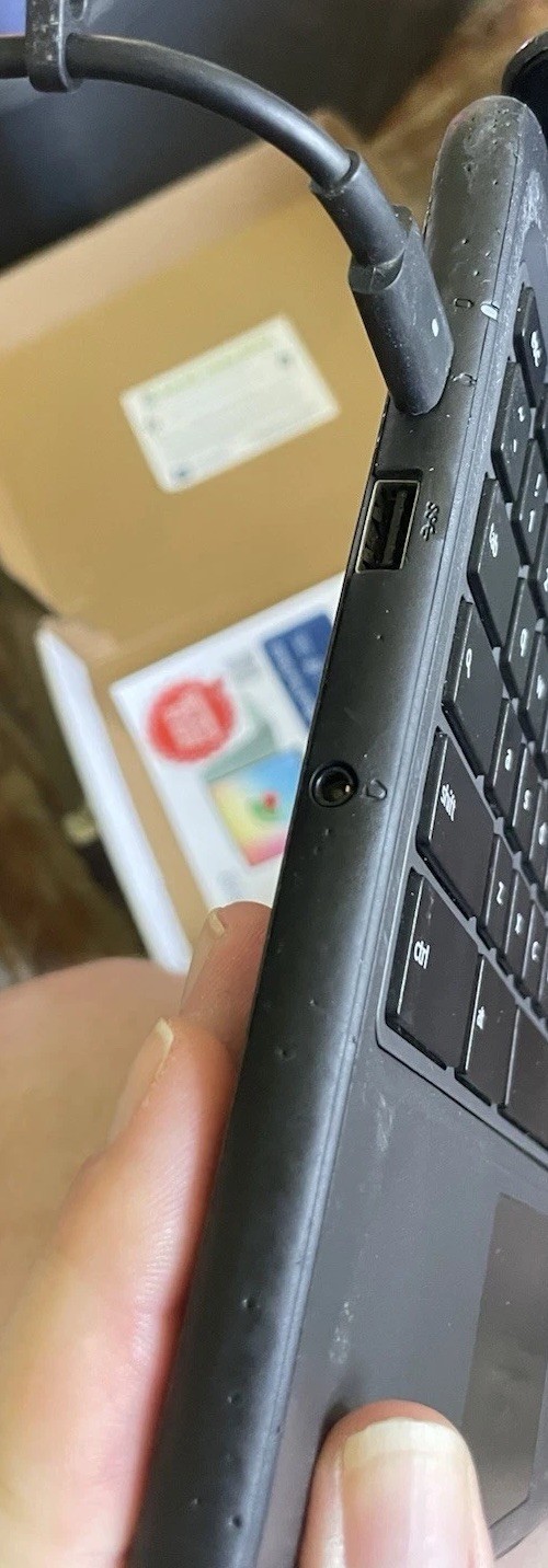Dell Chromebook 3100 2-in-1 11.6″ N4020 @1.10GHz 4GB RAM 32GB eMMc *SEE PHOTOS*