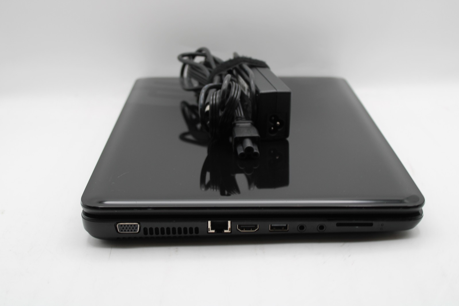 HP 2000-2d24DX _ Pentium 2030M @ 2.5 _ 4GB RAM _ No SSD / OS *READ