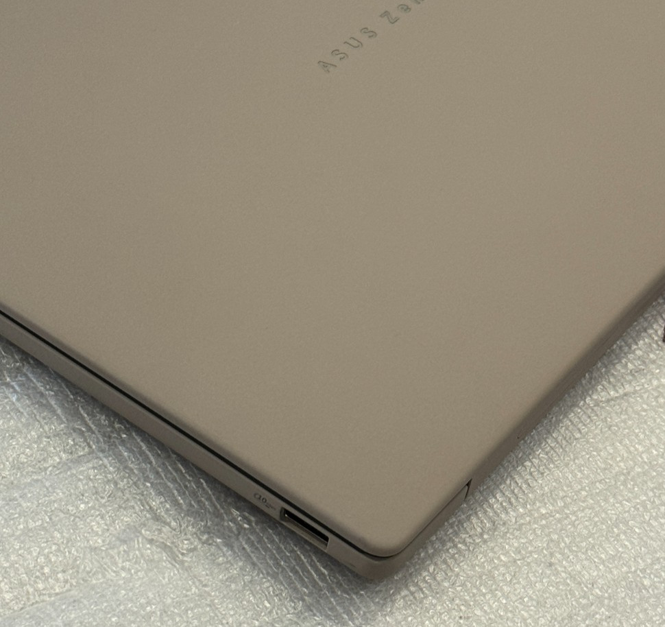 ASUS Zenbook A14 14″ FHD+ OLED Laptop Snapdragon X Plus 16GB RAM 512GB SSD