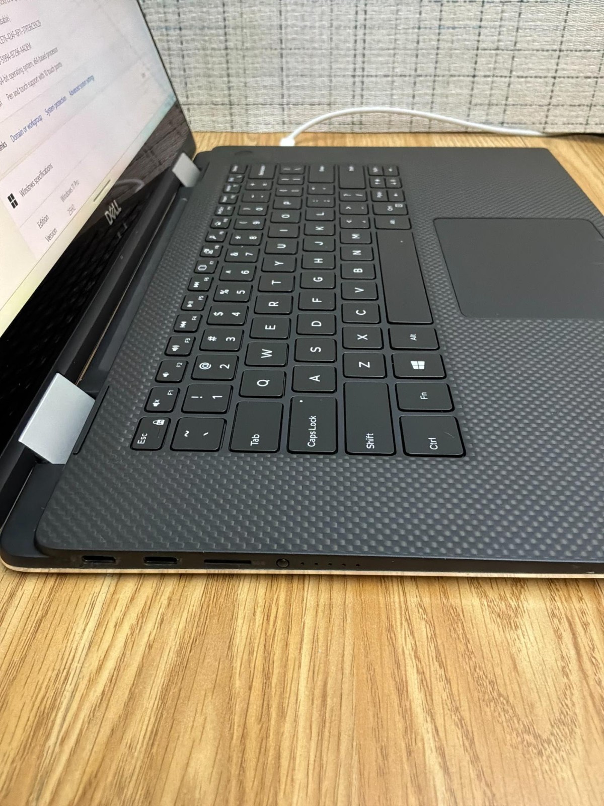 Dell XPS 15 9575 2-in-1 i7-8705G 16GB 256GB SSD Radeon RX Vega M 4GB Touch