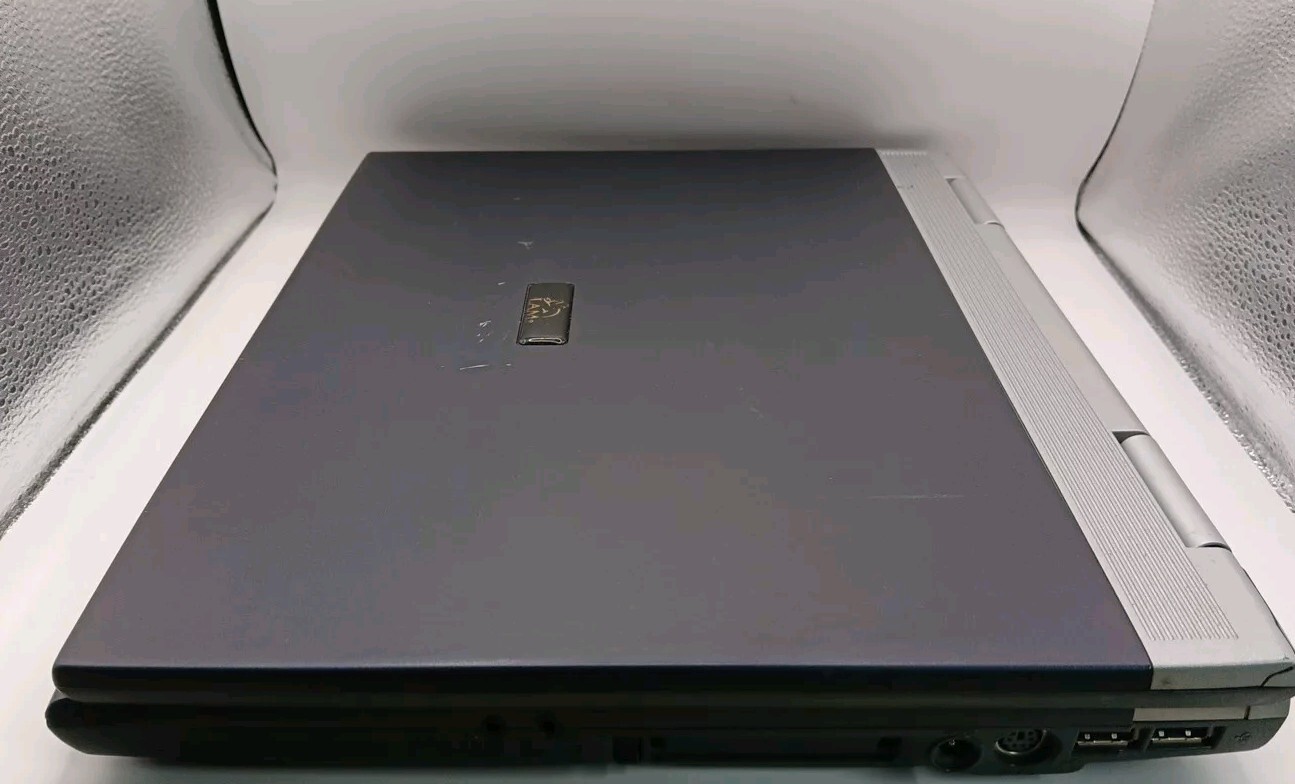 LAM ACY23 Vintage Laptop 15″ Intel Pentium 3 1.20GHz/896MB/1.44/DVD/No Cord/HD