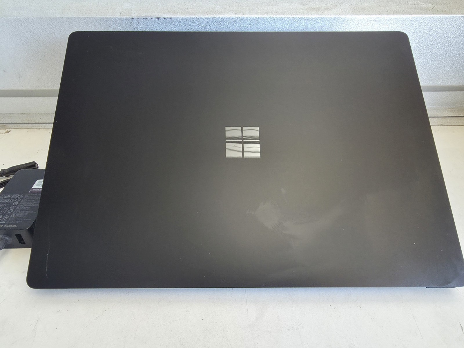 Microsoft Surface Laptop 4 15″ Core i7-1185G7 16GB RAM 256GB SSD Model 1979 Worn