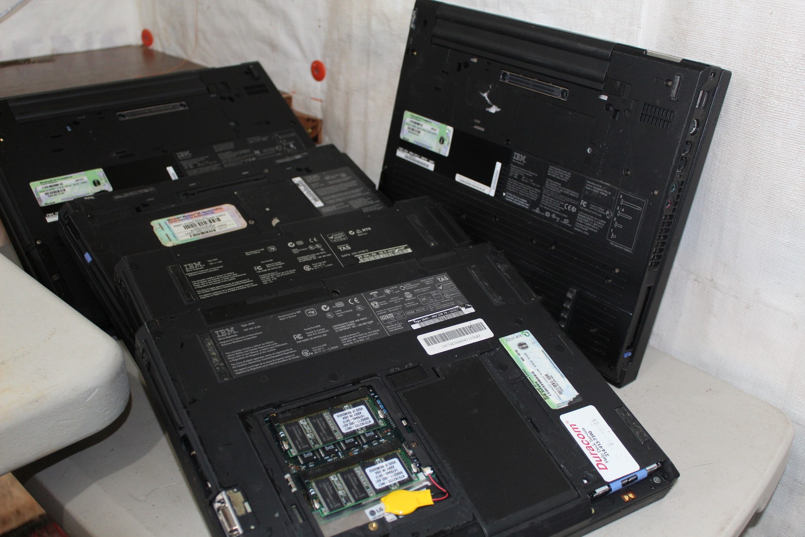 Lot of 5 IBM ThinkPad Type 2647 T20 T21 T22 Series Laptops Untested AS-IS Parts