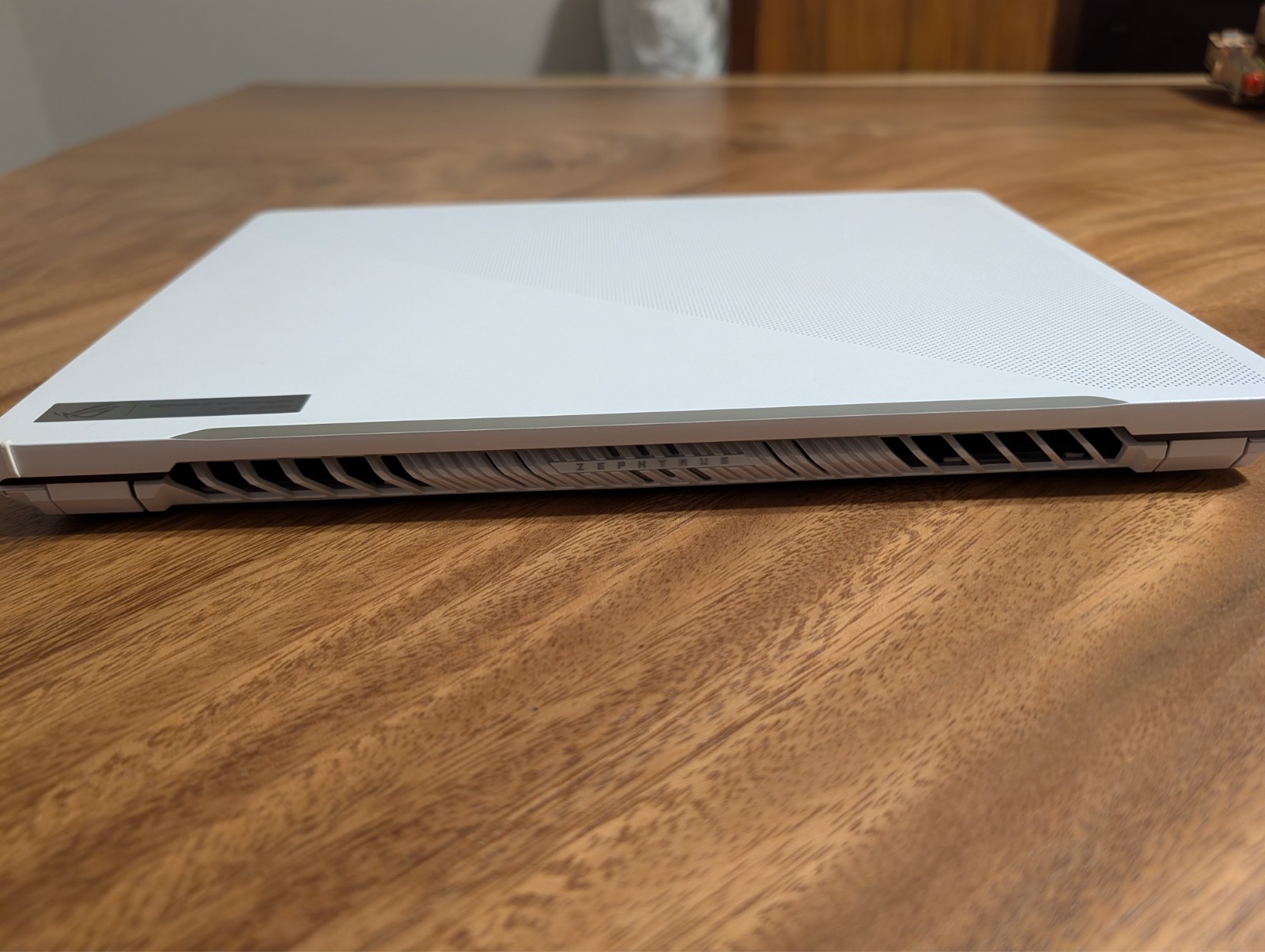 Asus ROG Zephyrus G14 GA402X – 4090 16GB – Ryzen 9 7940hs – 32gb Ram – 2tb nvme