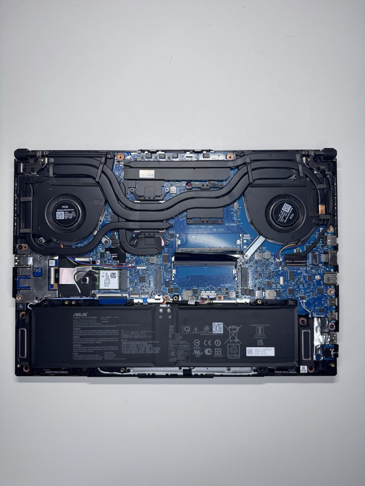 ASUS TUF A16 Gaming Laptop Ryzen 7 7735HS, AMD RX 7700S No Ram/ No Ssd For Parts