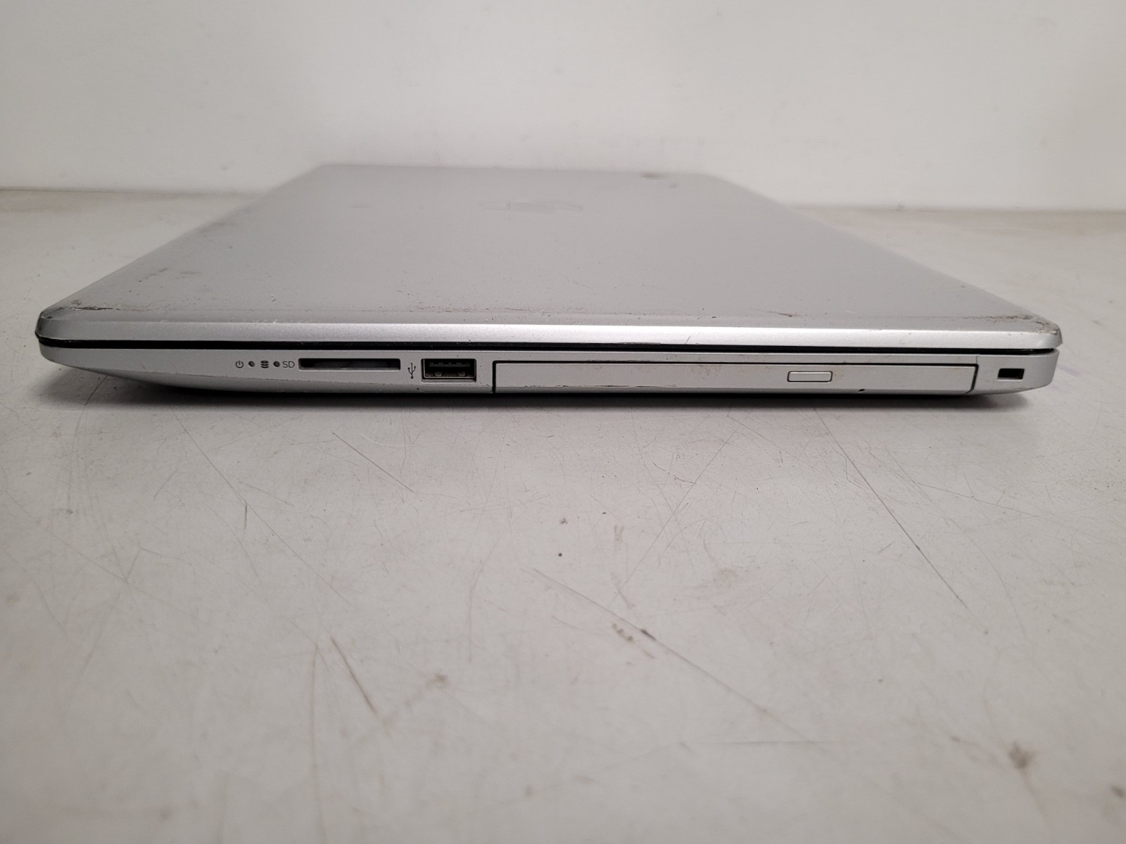 Hp pavilion 17 byxxx 17″ i3’8145u 2.10ghz 8gb ram 1tb hdd w11p READ 5CG9268P32