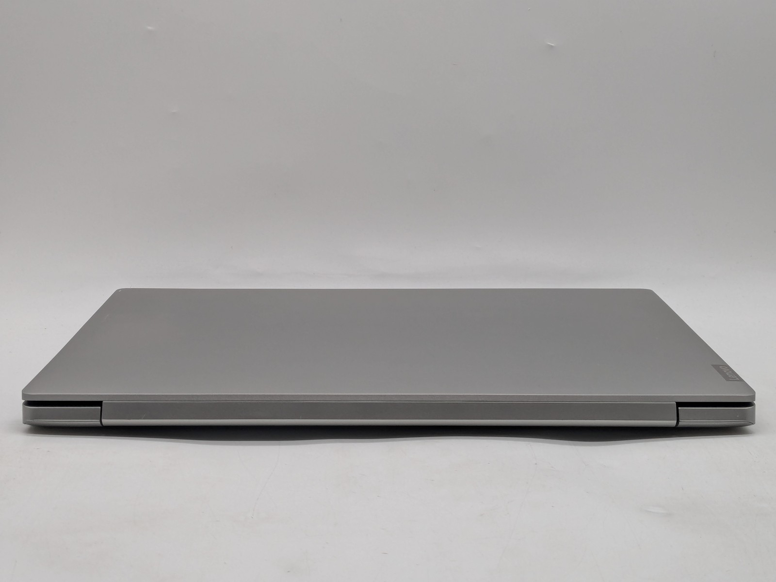 Lenovo IdeaPad 15″ FHD RYZEN 5 2500U VEGA MOBILE GFX 256GB 8GB W11 AMD Radeon
