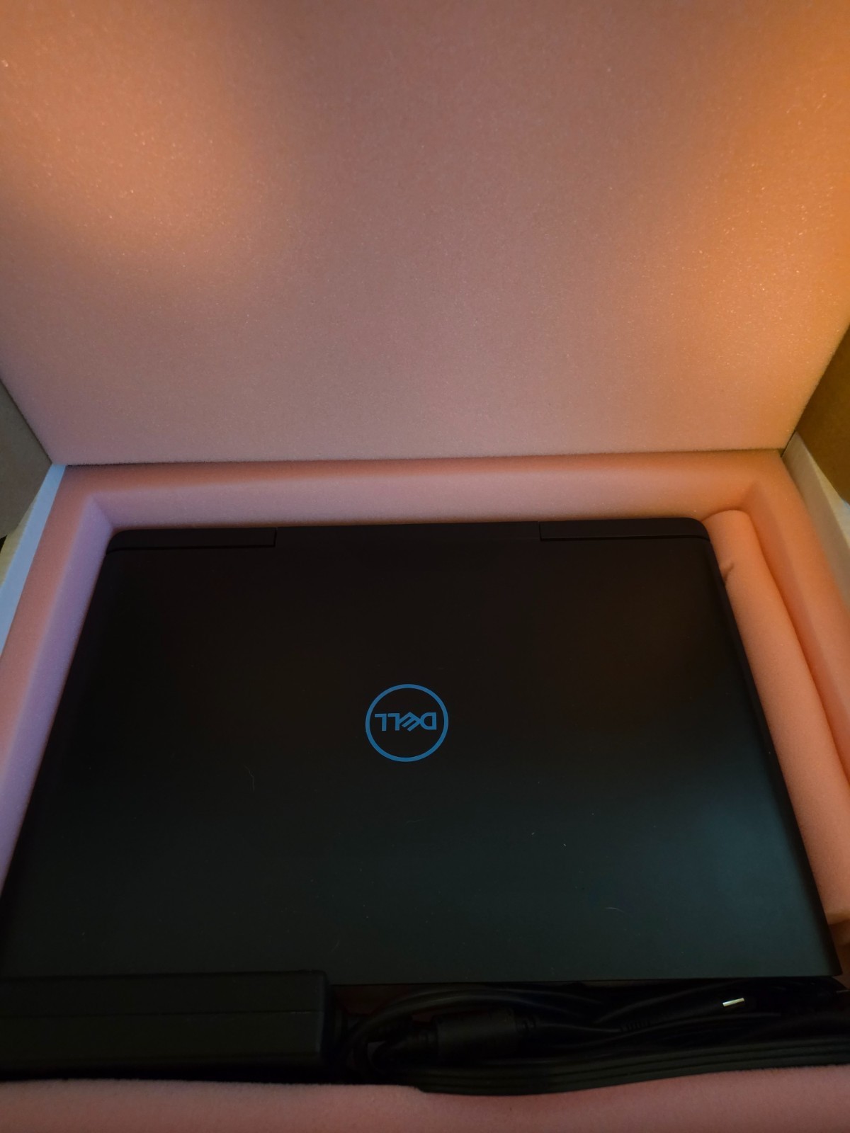 Dell G7 7588 15.6″ i7 8750H 2.20 GHz 16GB RAM 256 GB & 1 TB HD Nvidia GTX1060