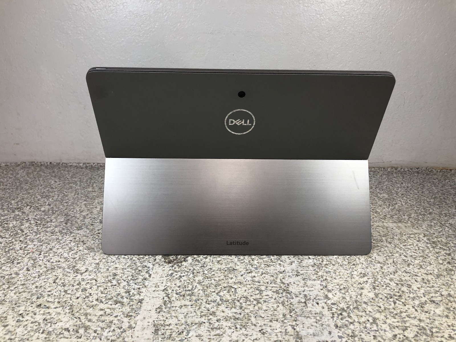 Dell Latitude 7210 2-in1 Intel i5-8265 1.60GHz 8GB (No HD/No OS)