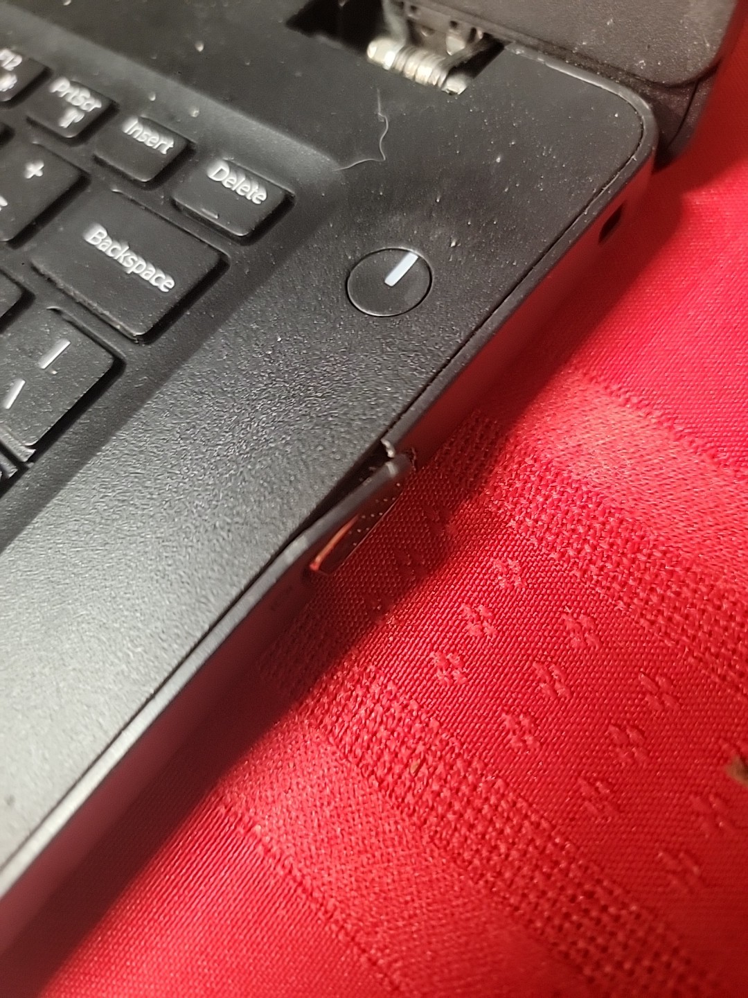 Dell Latitude 3490 14″ Core i7 8TH GEN NO HDD NO DRIVES , FOR PARTS
