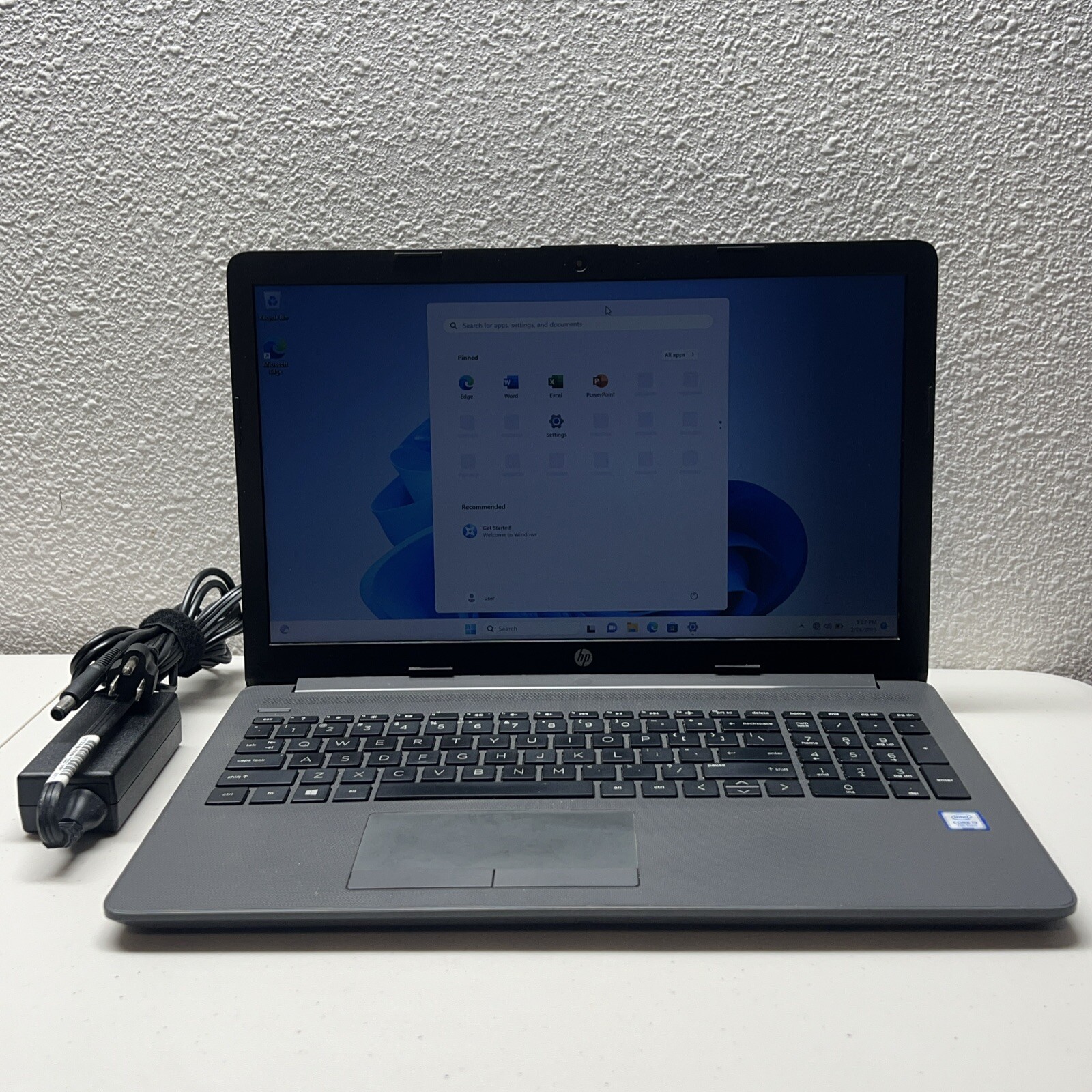 HP 250 G7 Notebook PC 15.6″ Intel Core i3-7020U @ 2.30GHz – 8GB DDR4 – 256GB SSD