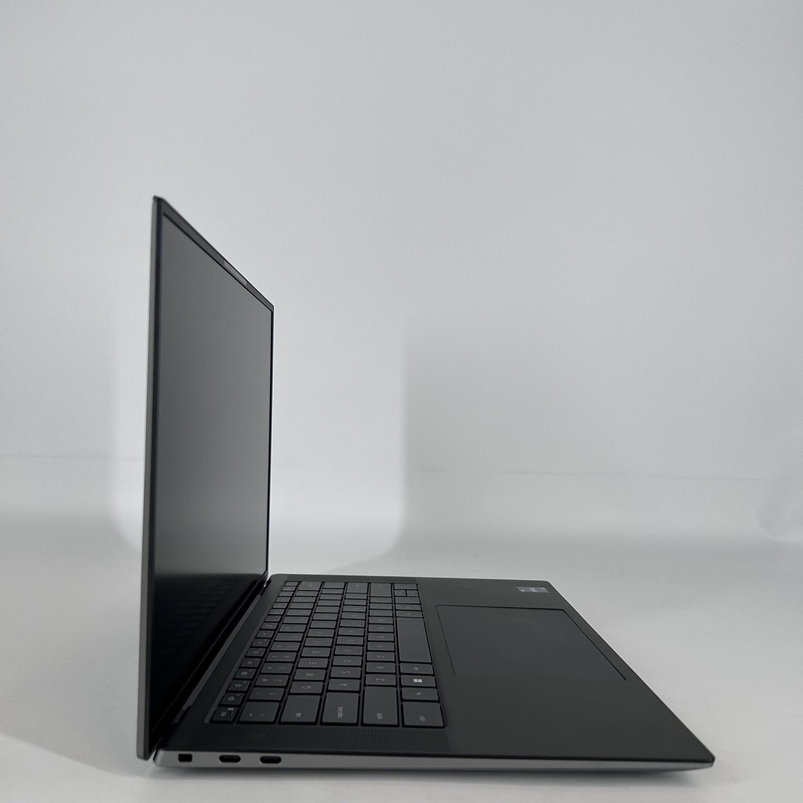 Dell Precision 5570 15.6 Gray FHD+ 2.5 GHz i9-12900H 32GB 1TB SSD Very Good