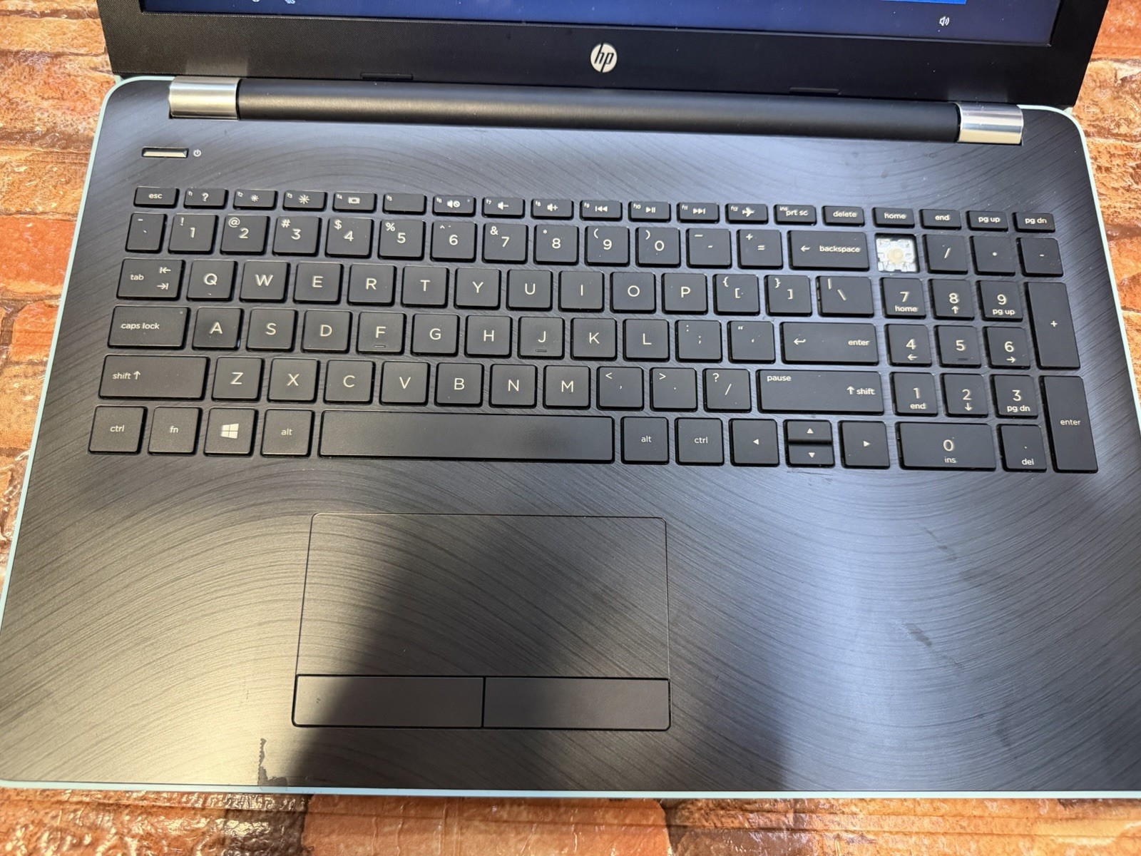 HP 15-bw004wm 15.6in Laptop AMD A-Series 4GB RAM 500GB HDD Win 10 Black