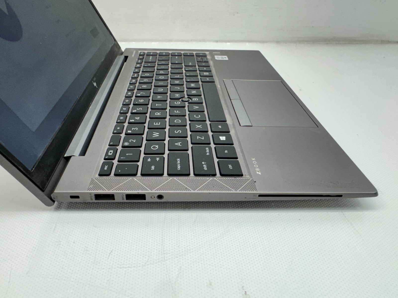 HP Zbook Firefly 14 G7 Intel i7-10610U@1.8GHz 16GB 256GB Quadro P520 **READ**
